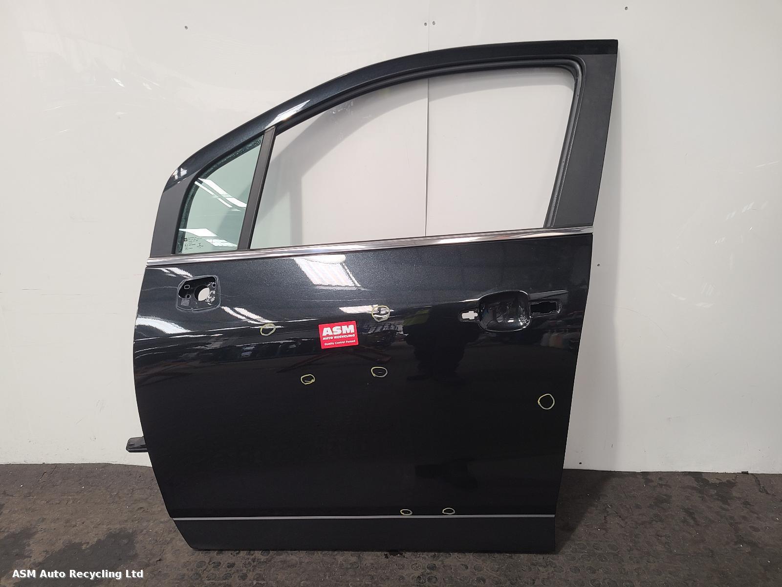 View Auto part L Front Door Vauxhall Mokka 2014