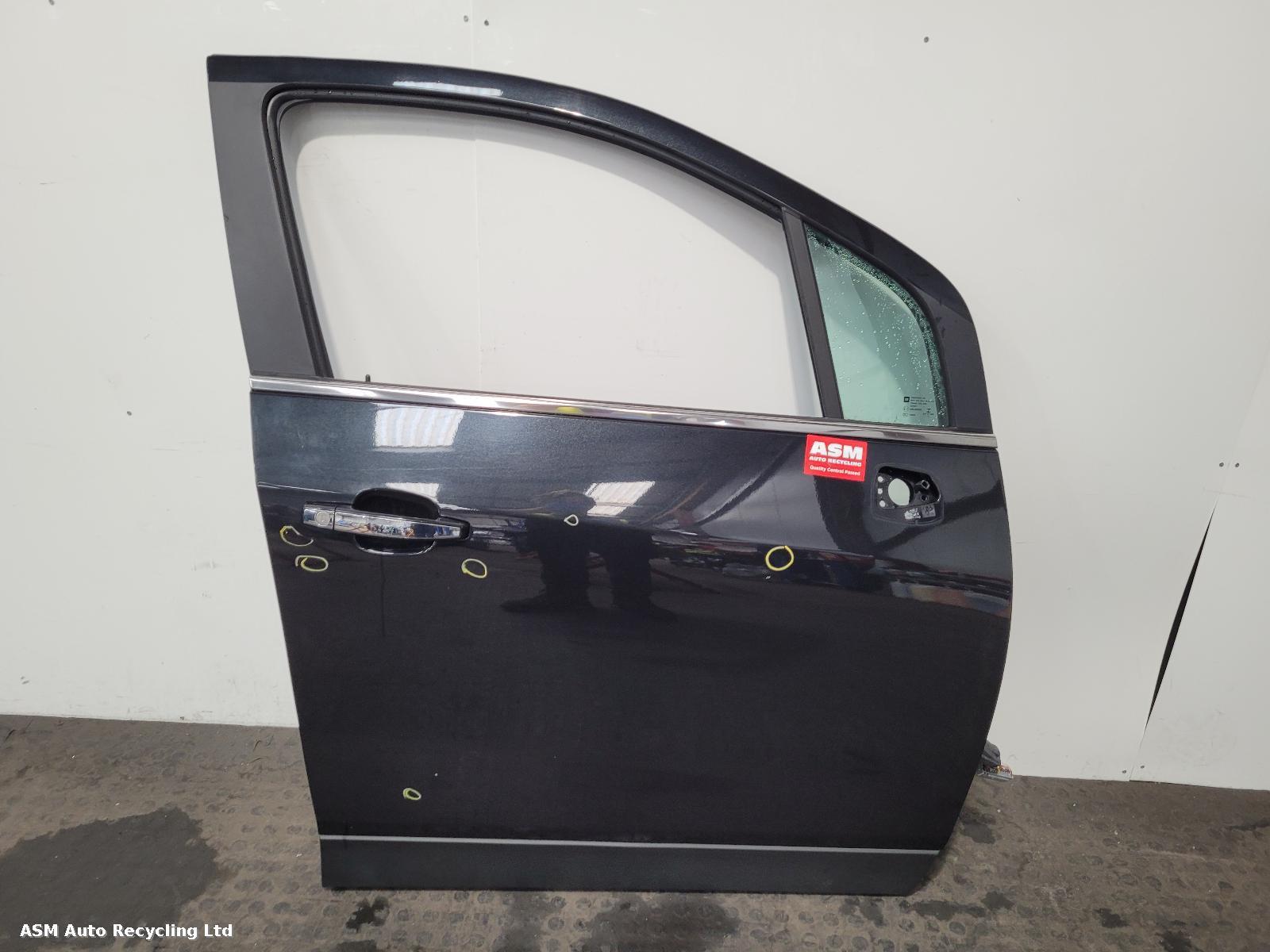 View Auto part R Front Door Vauxhall Mokka 2014