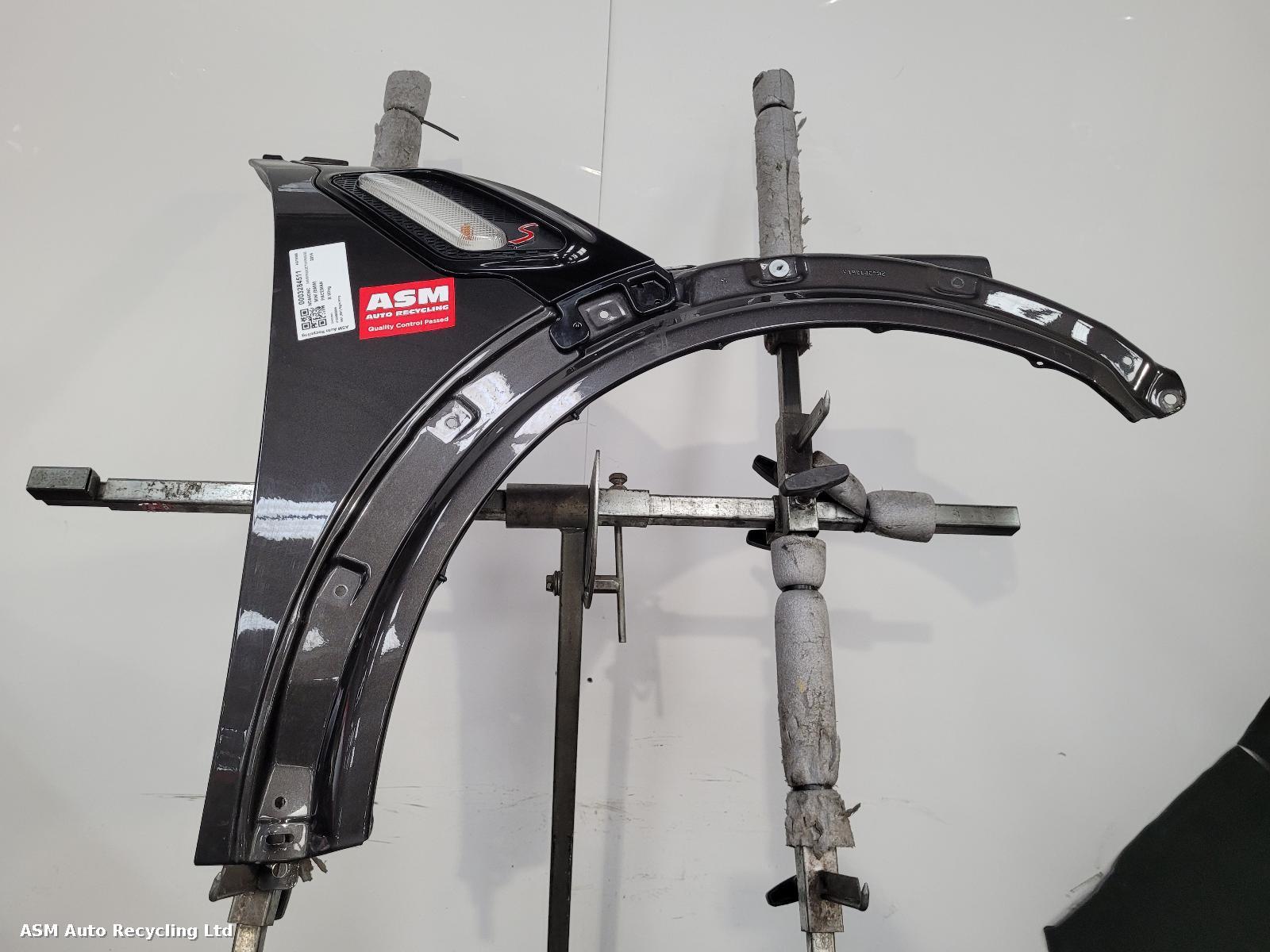 View Auto part R Wing Mini (bmw) Paceman 2014