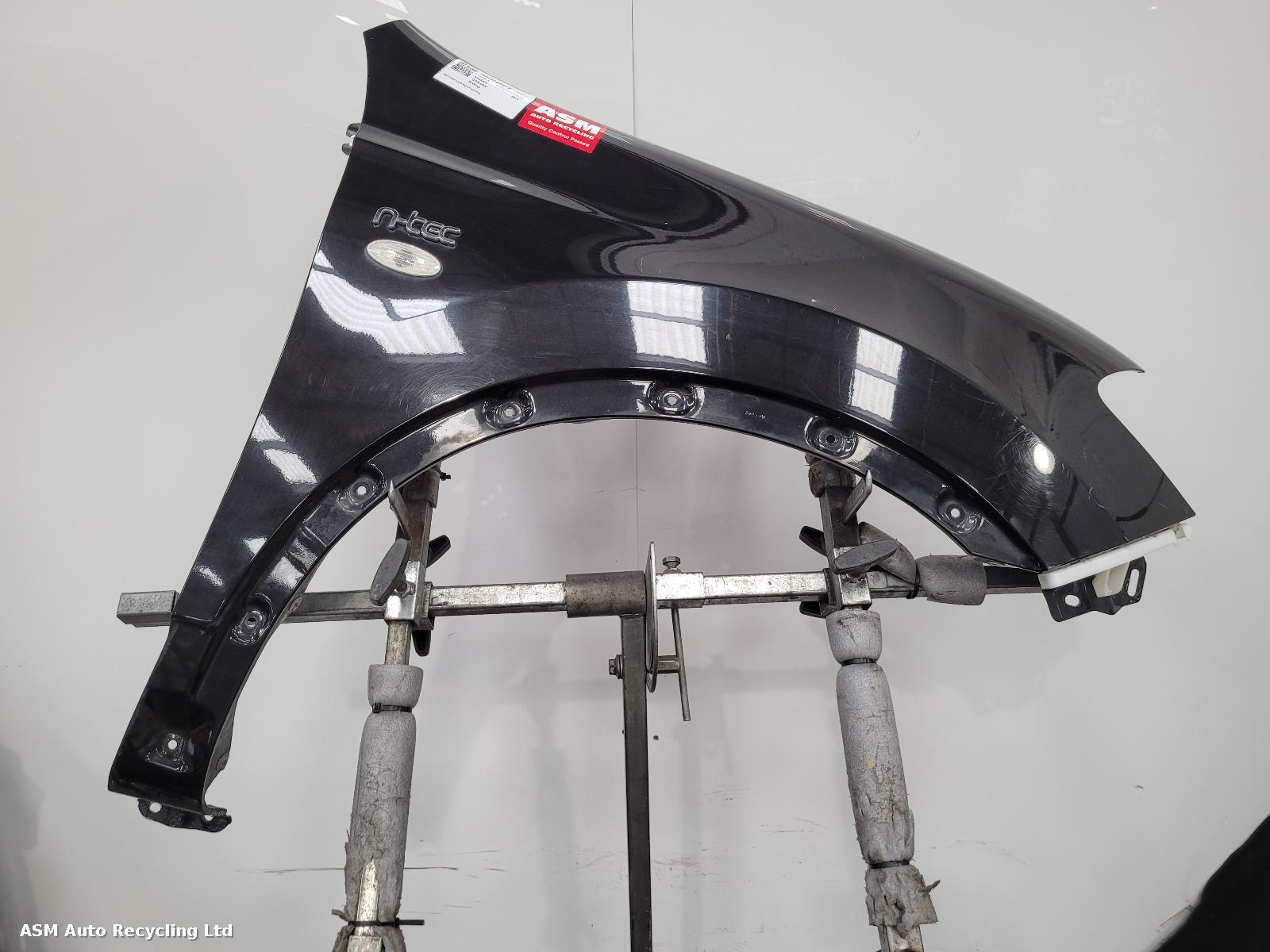 View Auto part R Wing Nissan Qashqai 2011