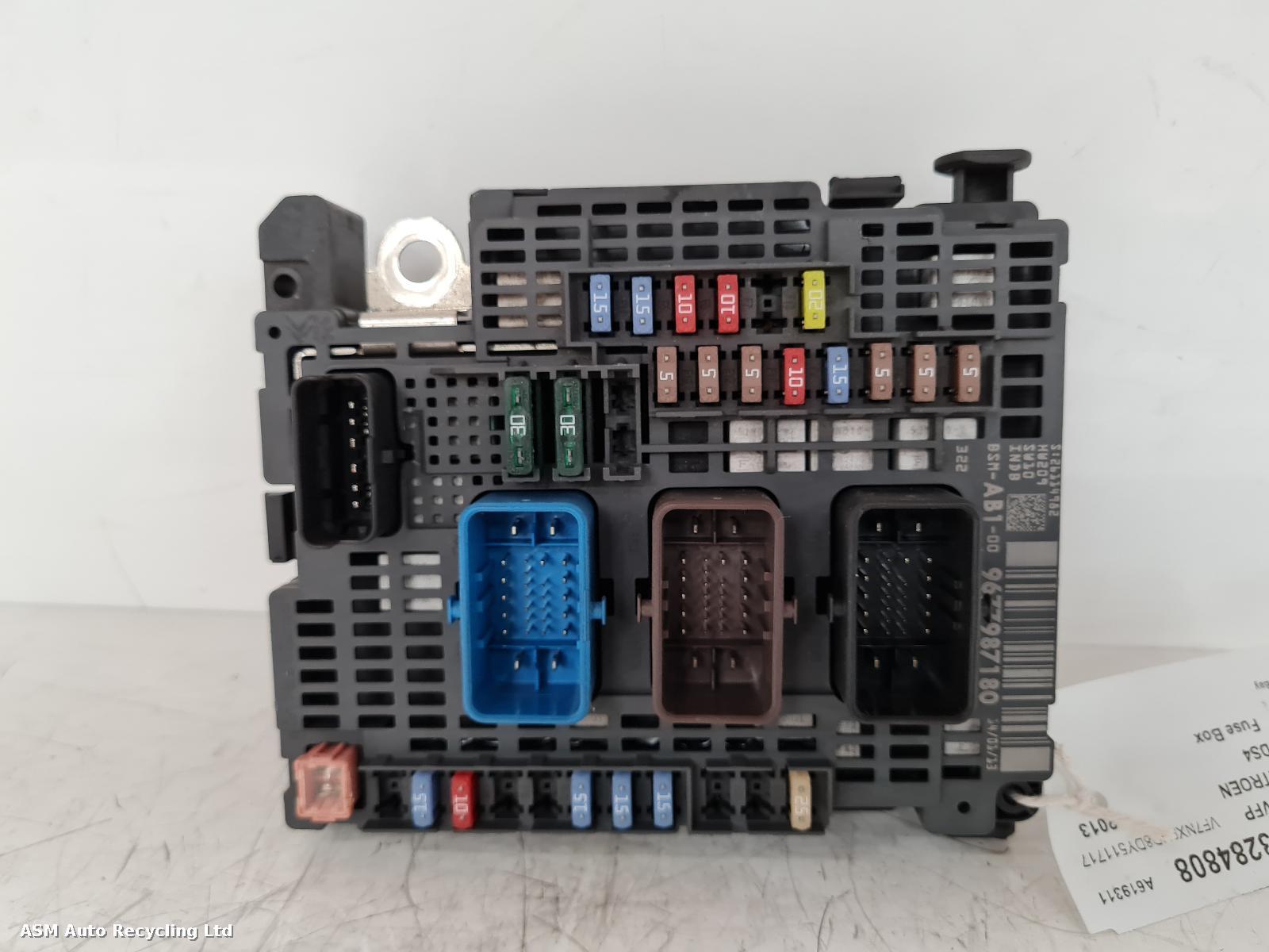 View Auto part Fuse Box Citroen Ds4 2013