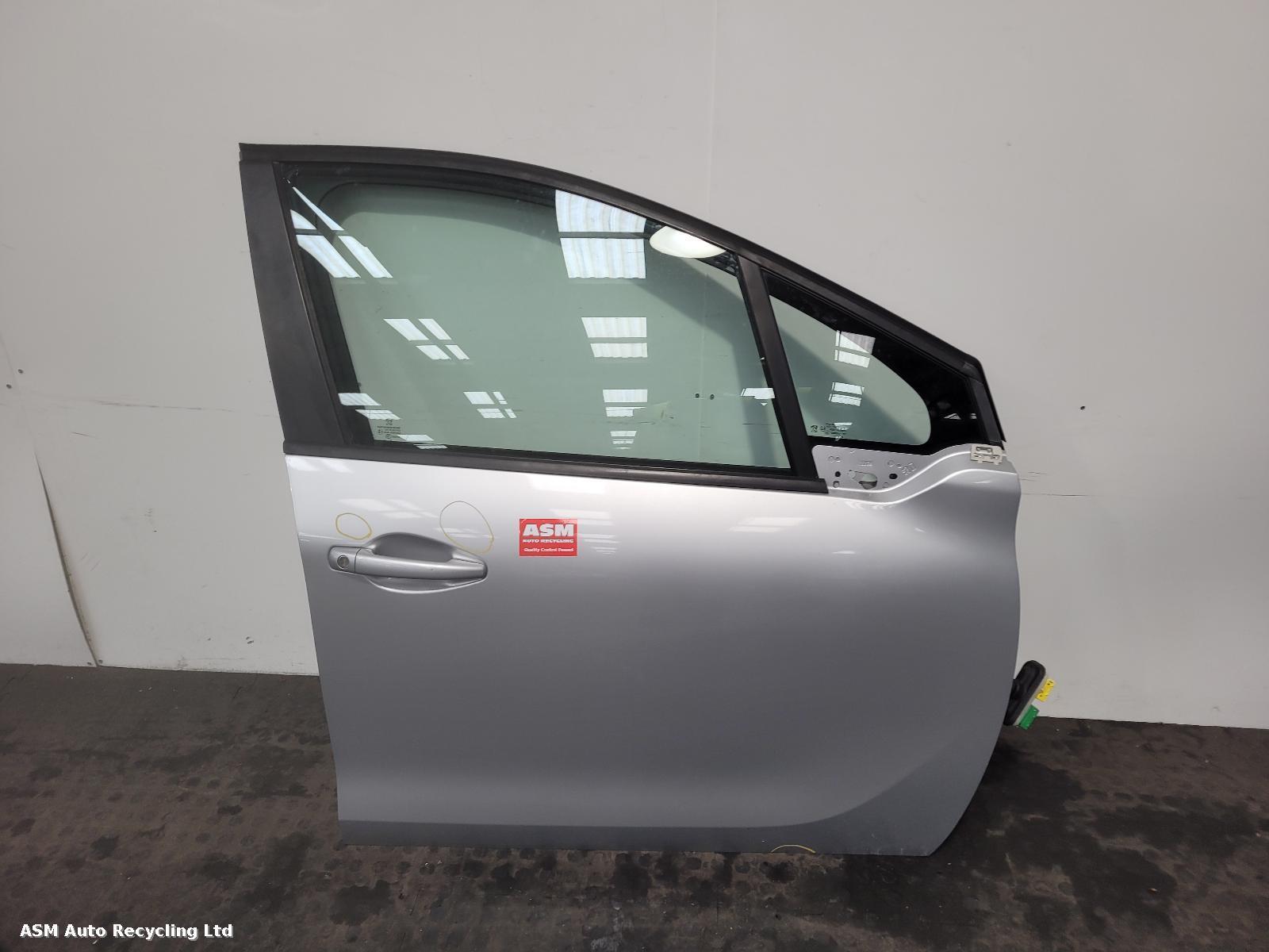View Auto part R Front Door Peugeot 208 2014