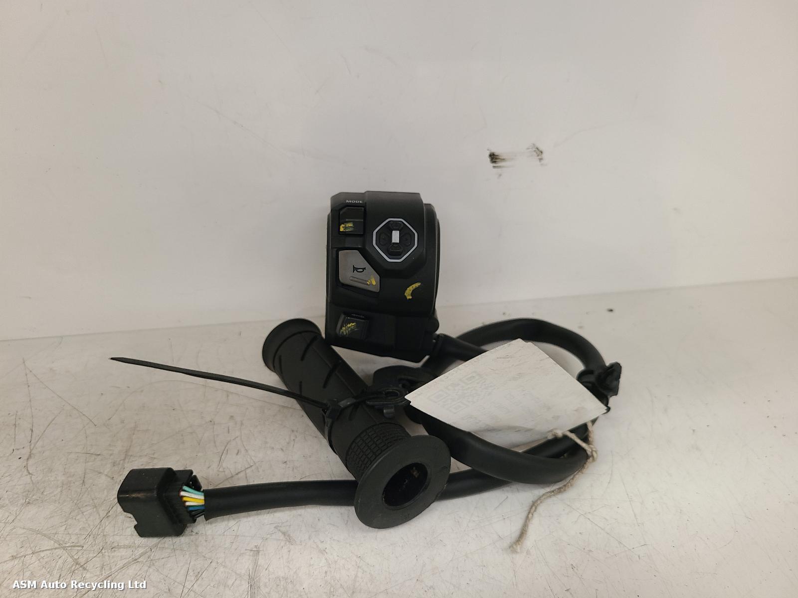 View Auto part LH Switch Gear Honda Cb750 Hornet 2025