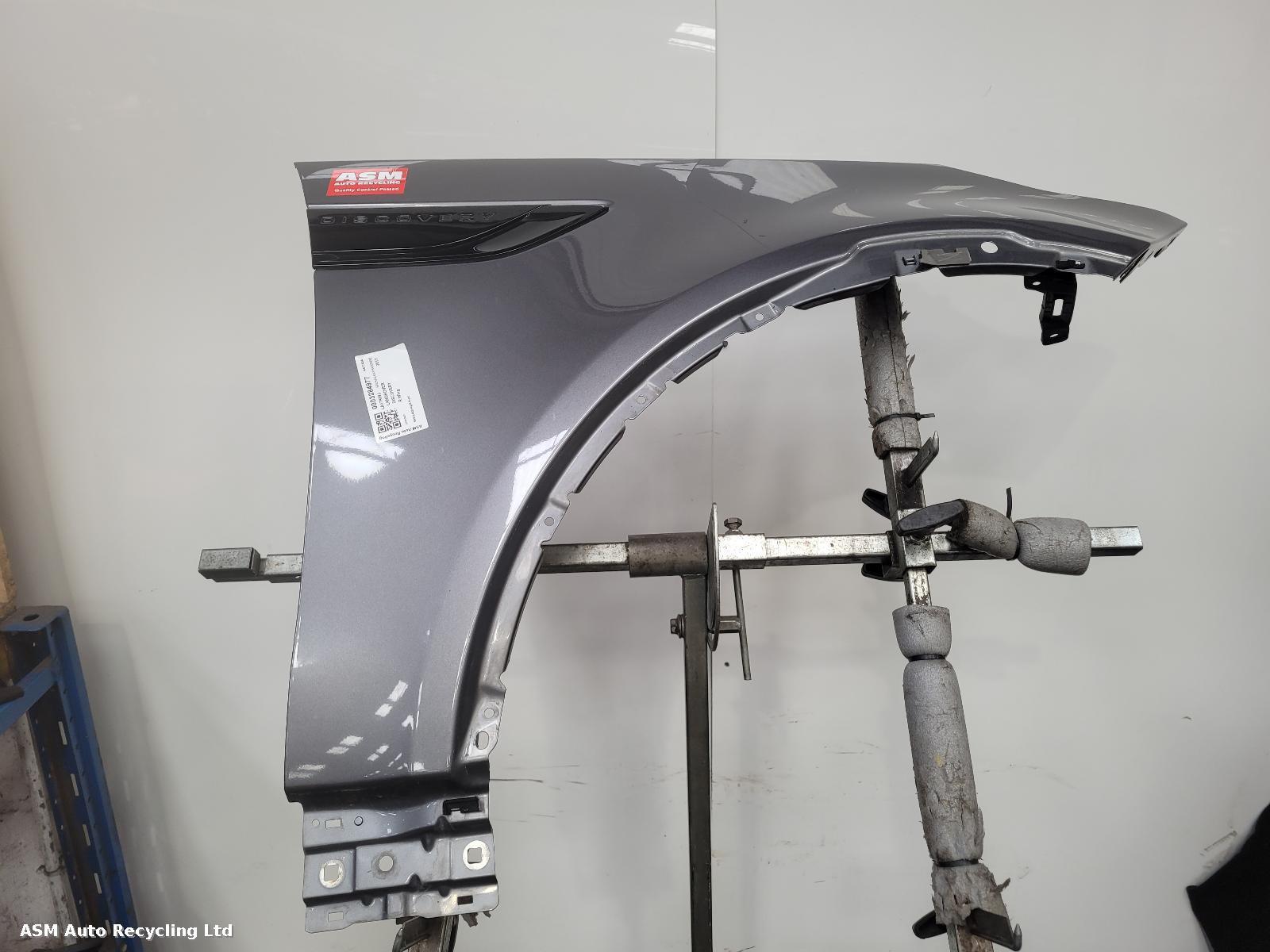 View Auto part R Wing Land Rover Discovery 2017