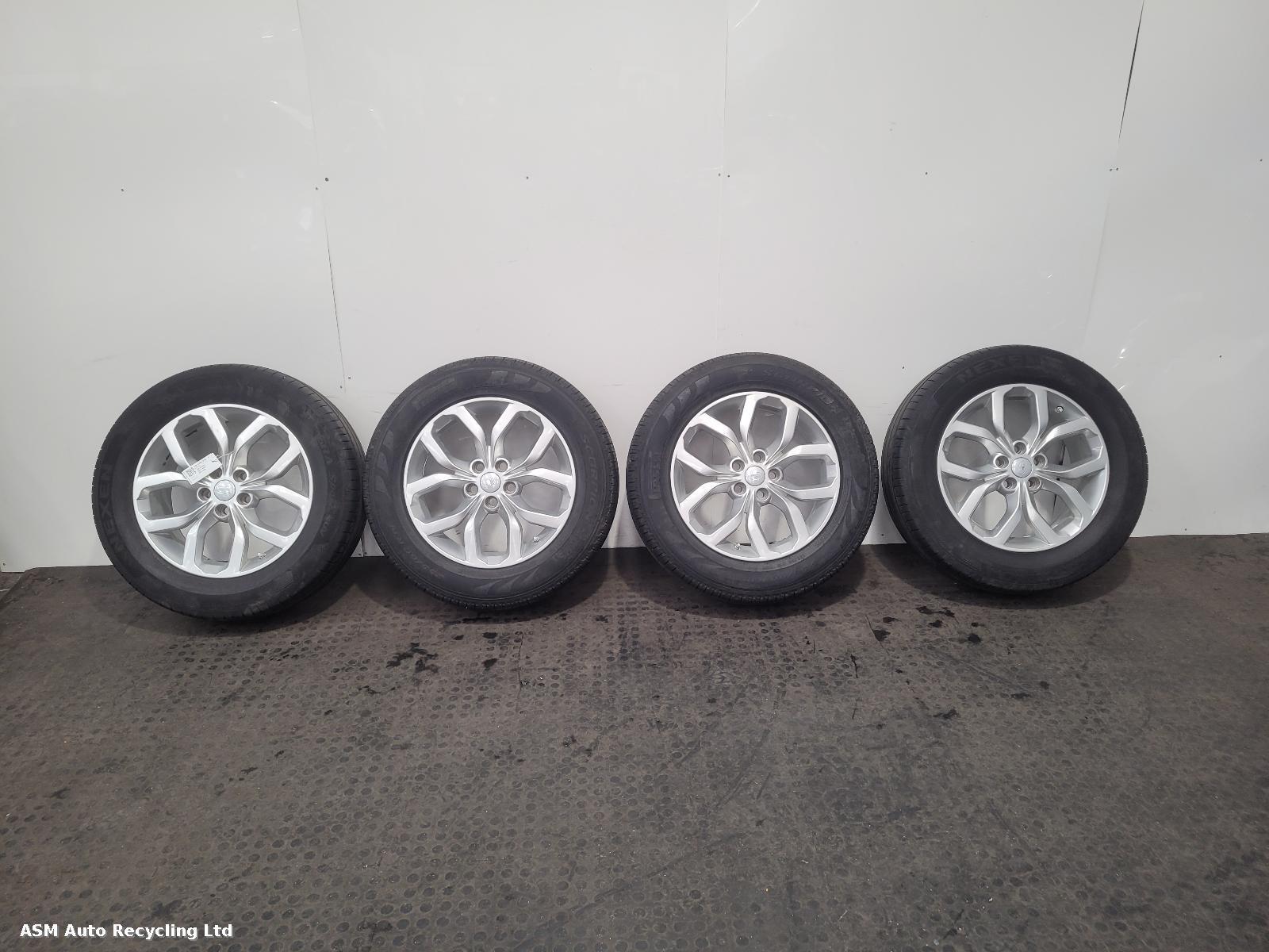 View Auto part Wheel Set Land Rover Discovery 2017