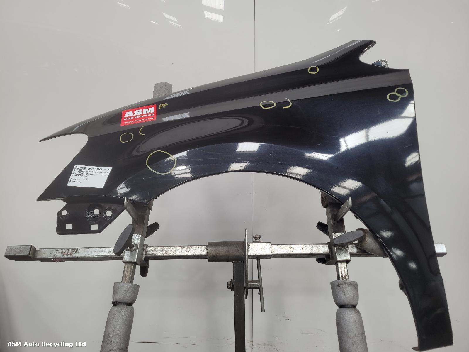 View Auto part L Wing Volkswagen Polo 2011