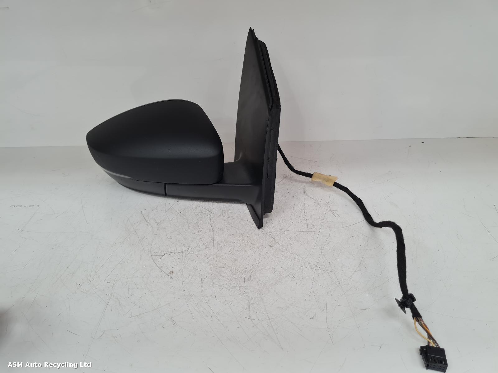 View Auto part R Door Mirror Volkswagen Polo 2011