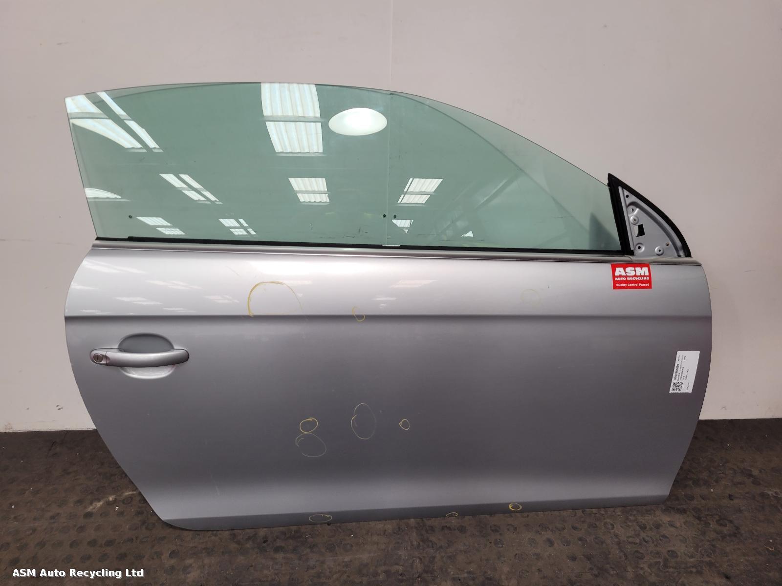 View Auto part R Front Door Volkswagen Eos 2010