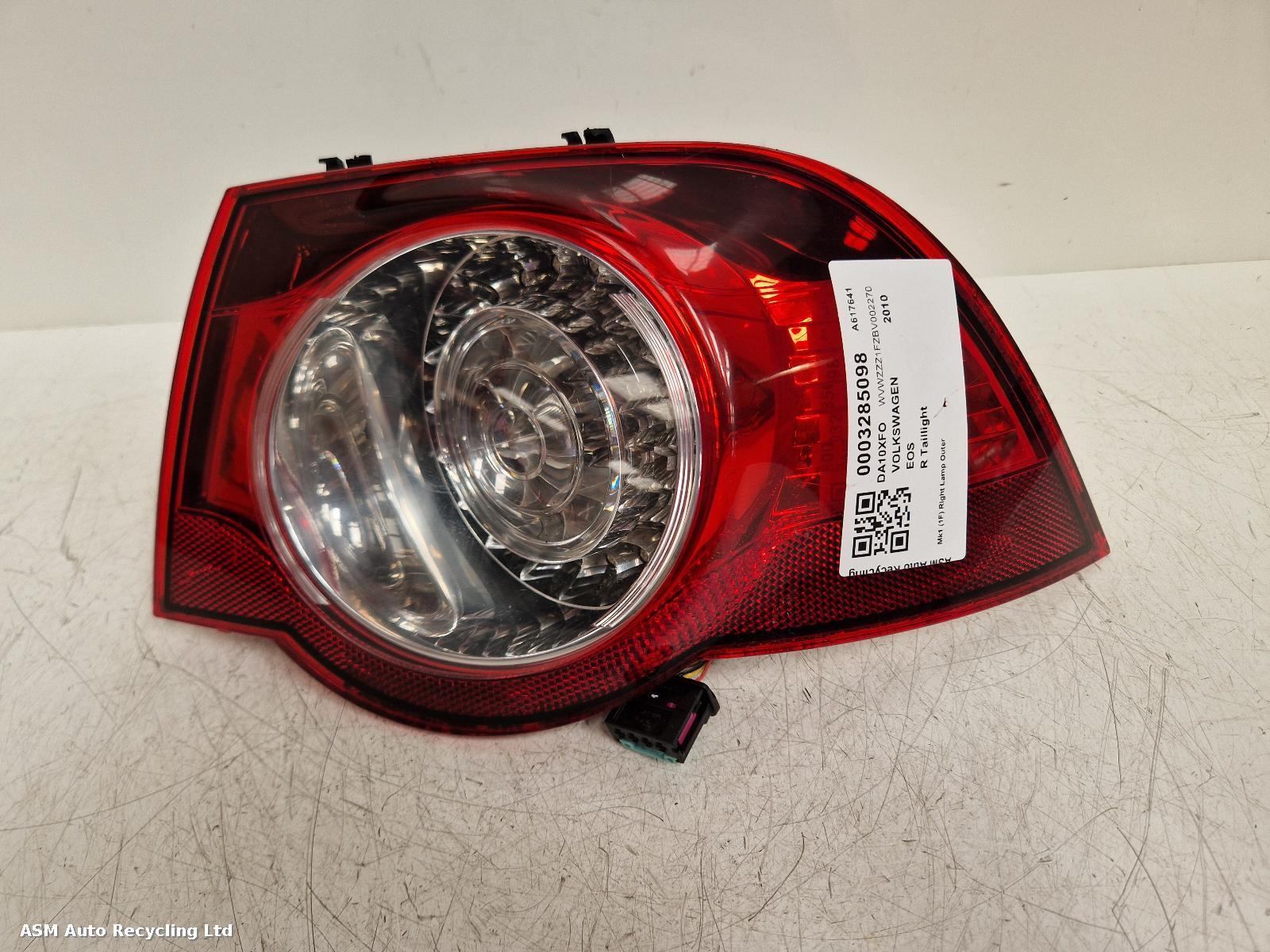 View Auto part R Taillight Volkswagen Eos 2010