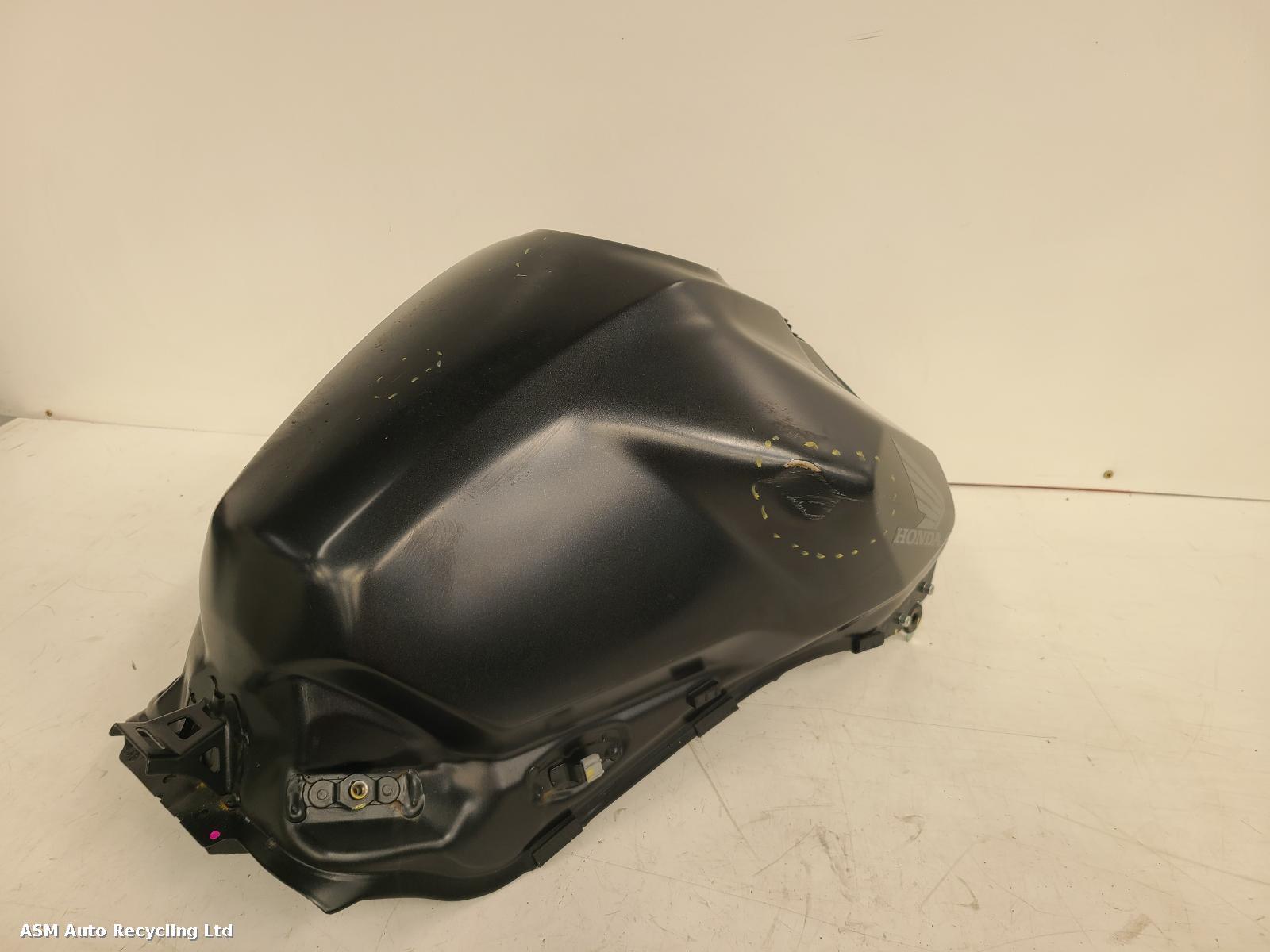 View Auto part Fuel Tank Honda Cb750 Hornet 2025