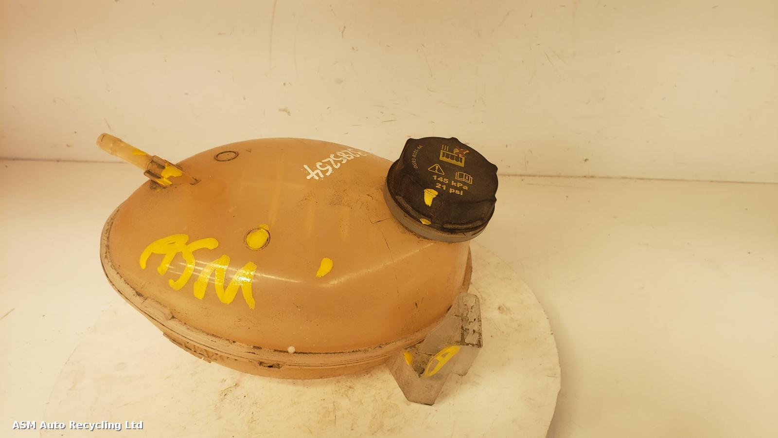 View Auto part Overflow Bottle Ford Fiesta 2018