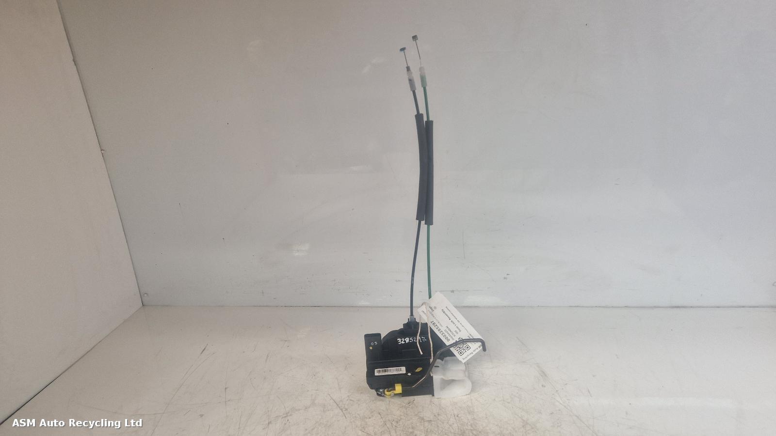 View Auto part Door Lock Assembly Hyundai I20 2009