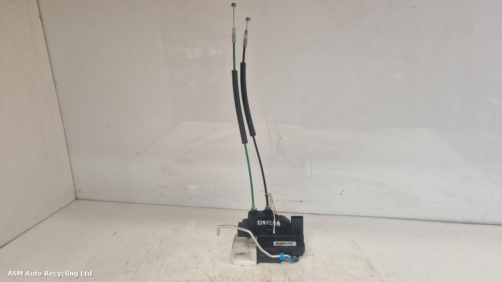 View Auto part Door Lock Assembly Hyundai I20 2009