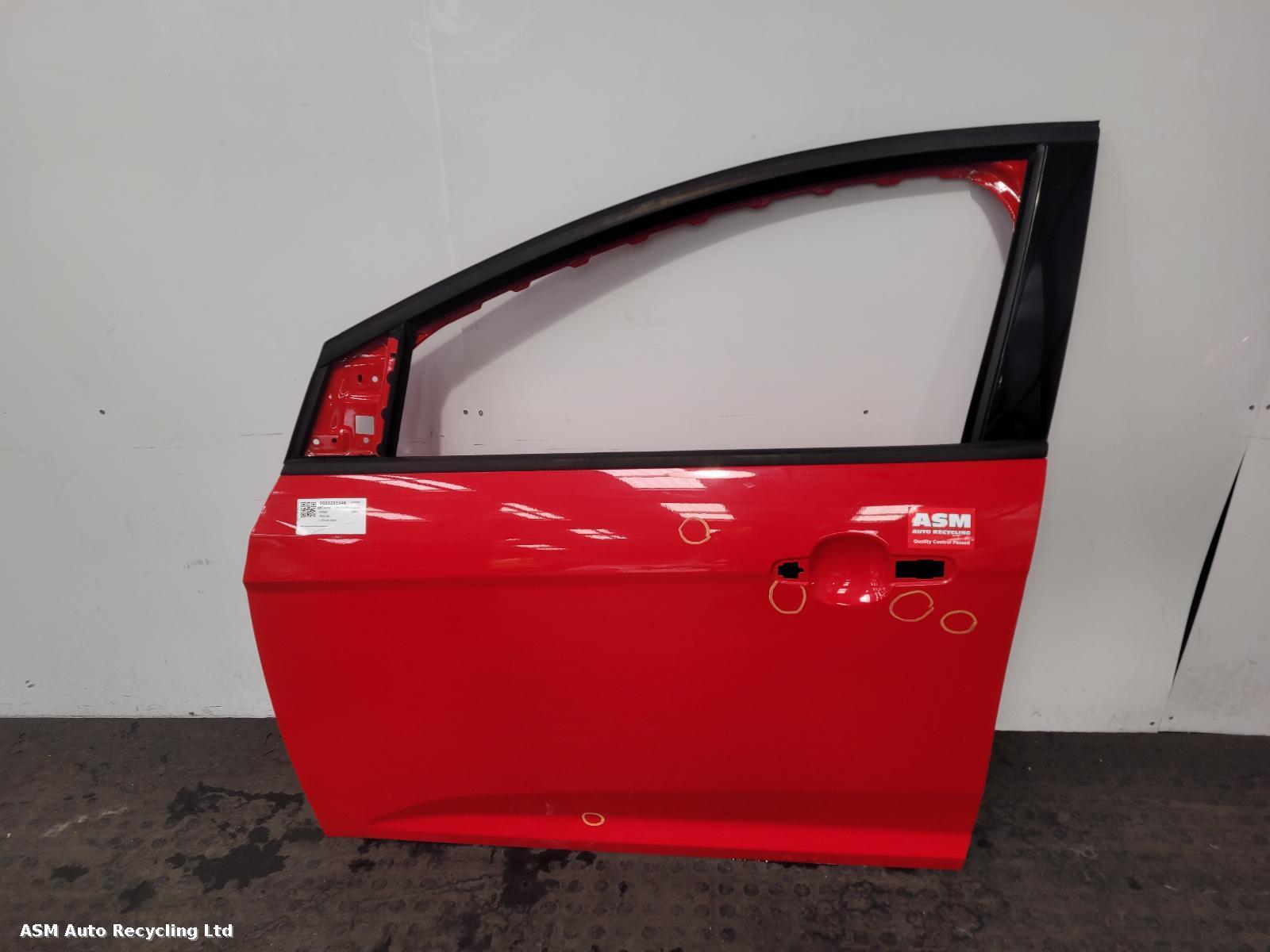 View Auto part L Front Door Ford Focus 2013