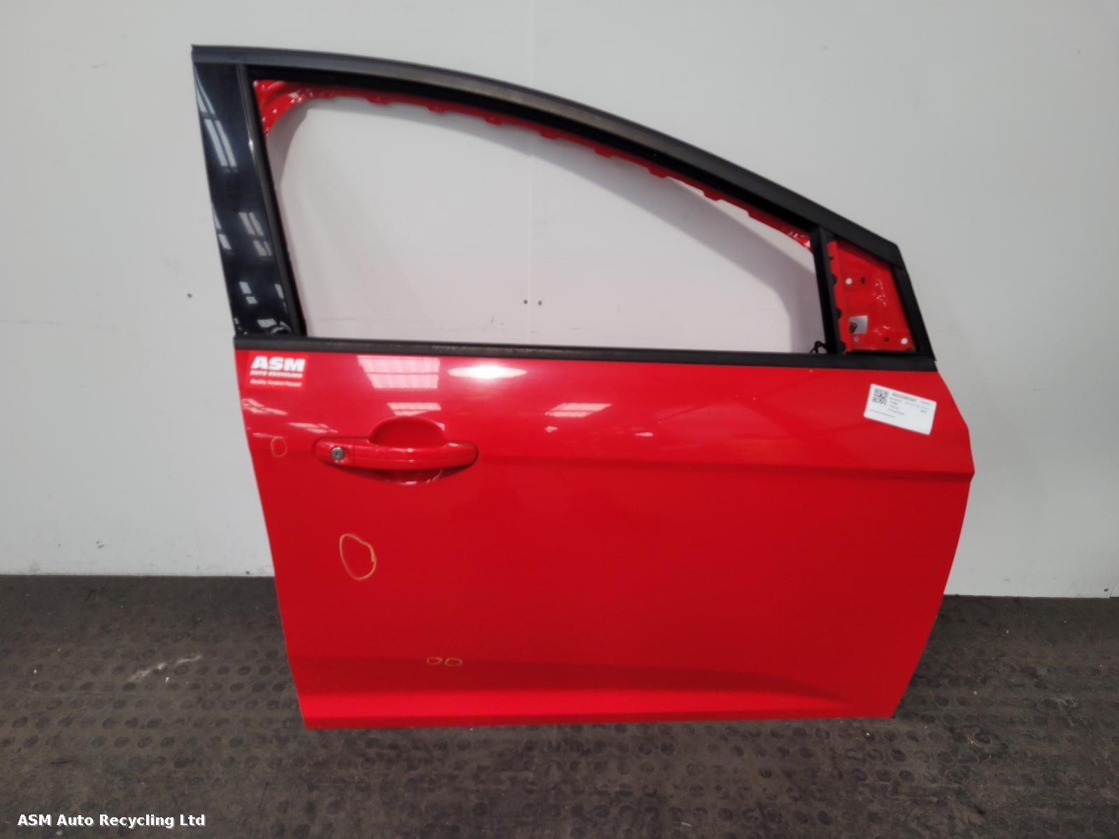 View Auto part R Front Door Ford Focus 2013
