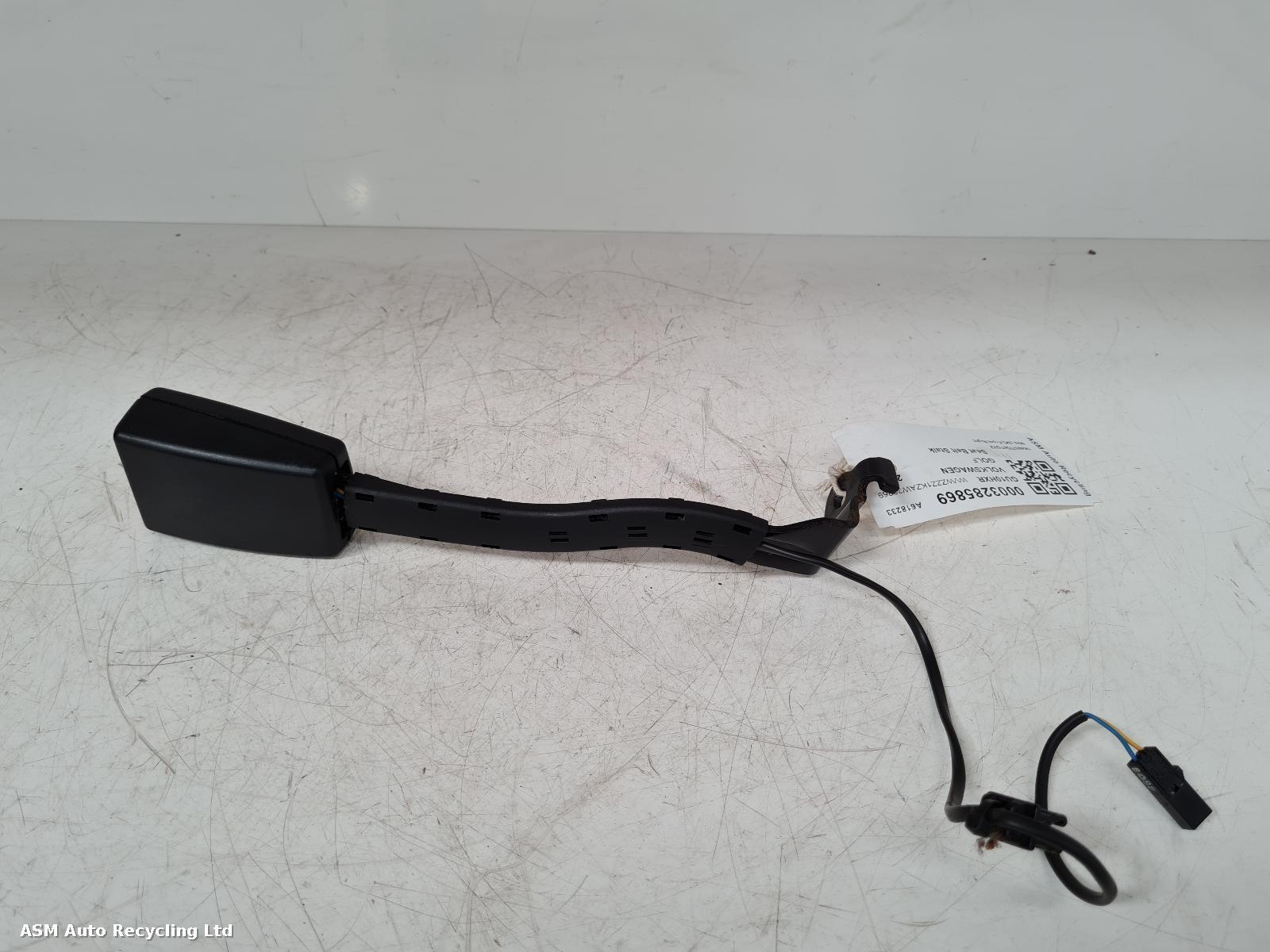 View Auto part Seat Belt Volkswagen Golf 2010