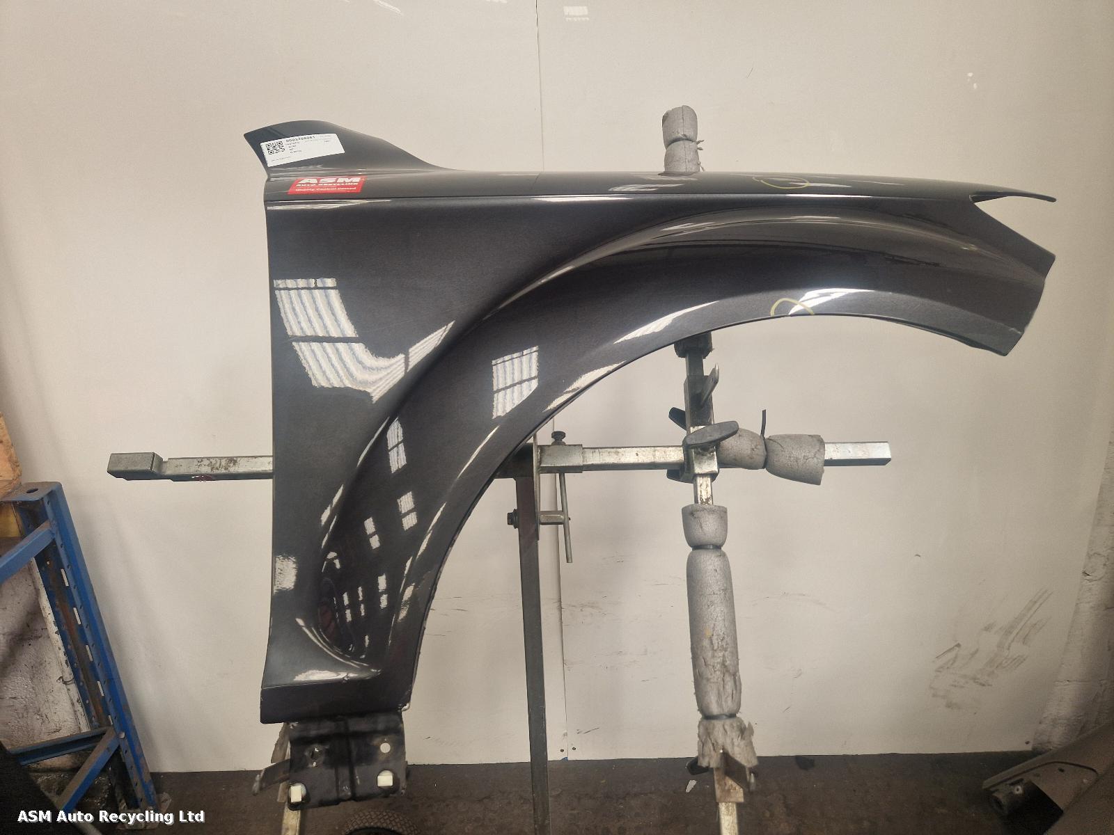 View Auto part R Wing Audi Q7 2007