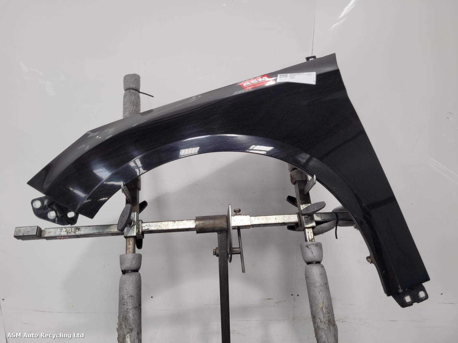 View Auto part L Wing Ford Focus 2014