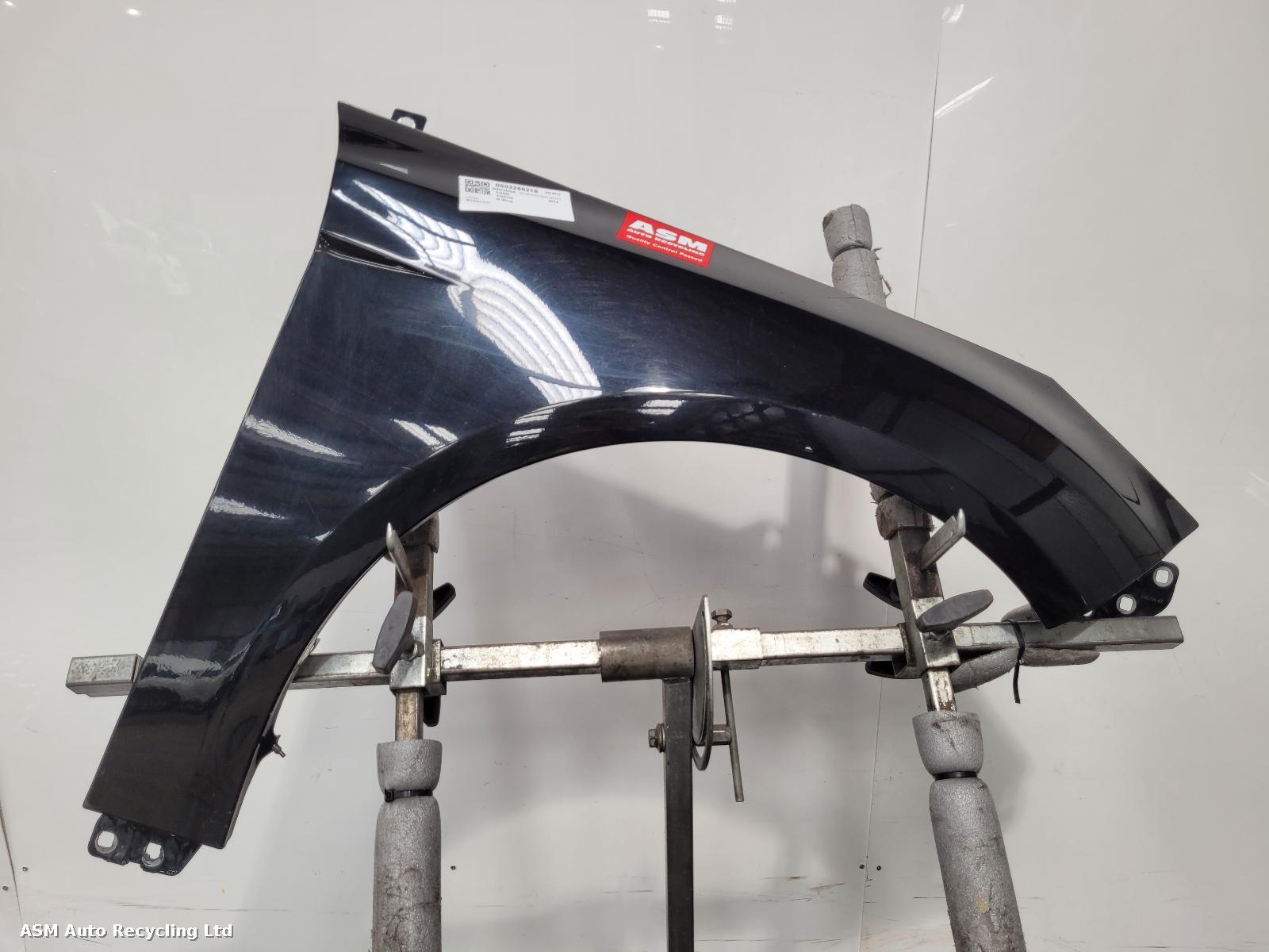 View Auto part R Wing Ford Focus 2014