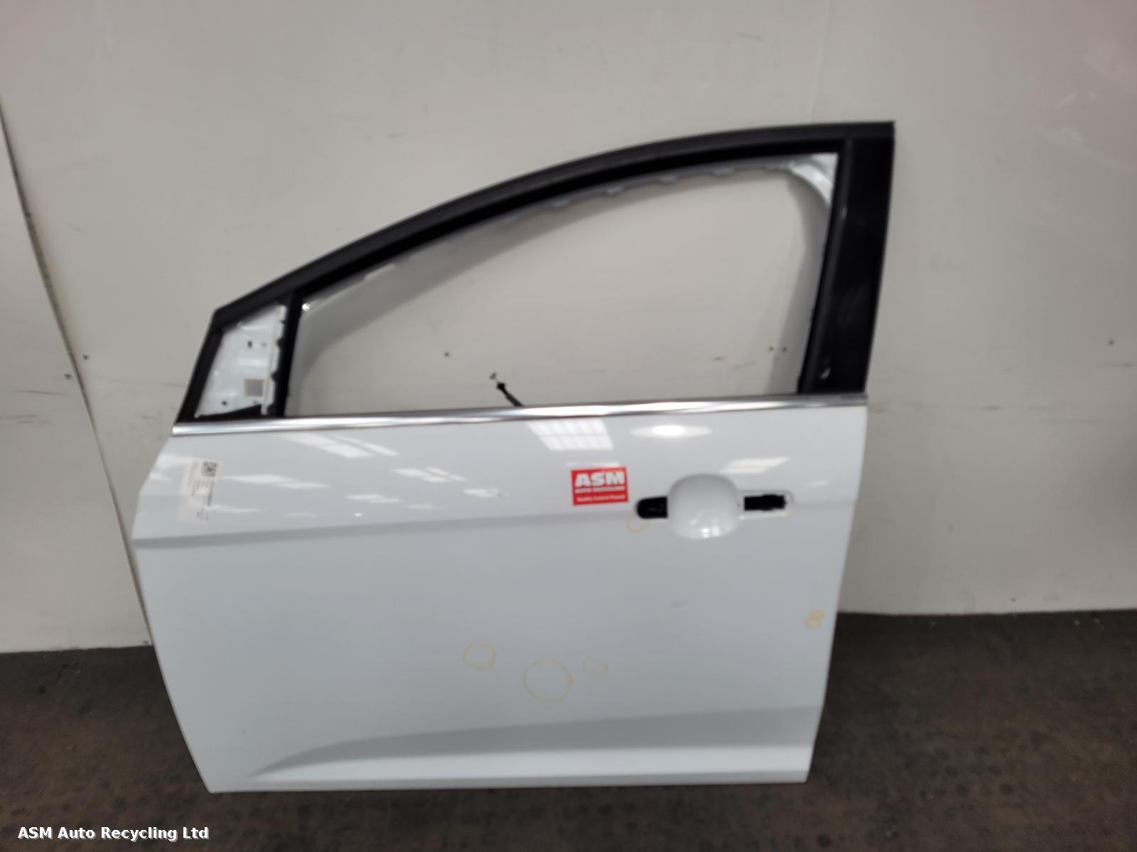 View Auto part L Front Door Ford Focus 2012