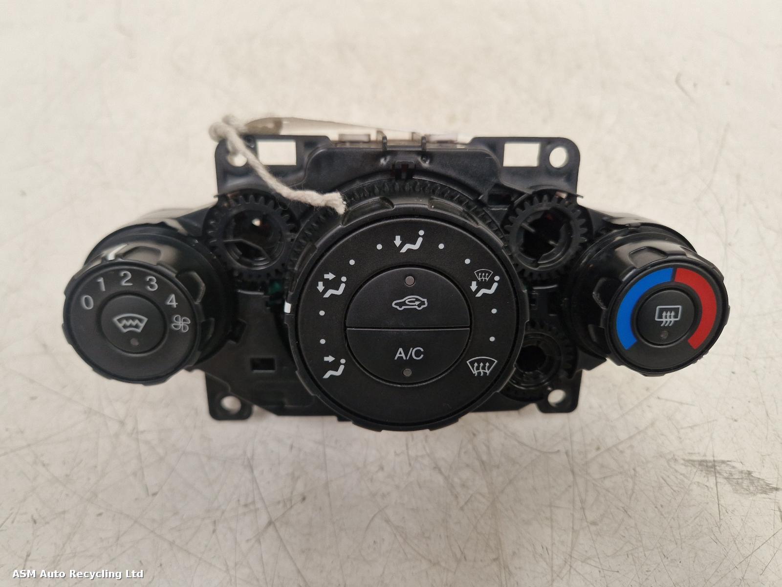 View Auto part Heater/AC Controller Ford Fiesta 2009