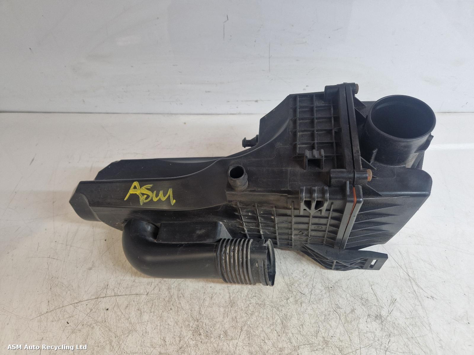 View Auto part Air Cleaner/Box Ford Fiesta 2009