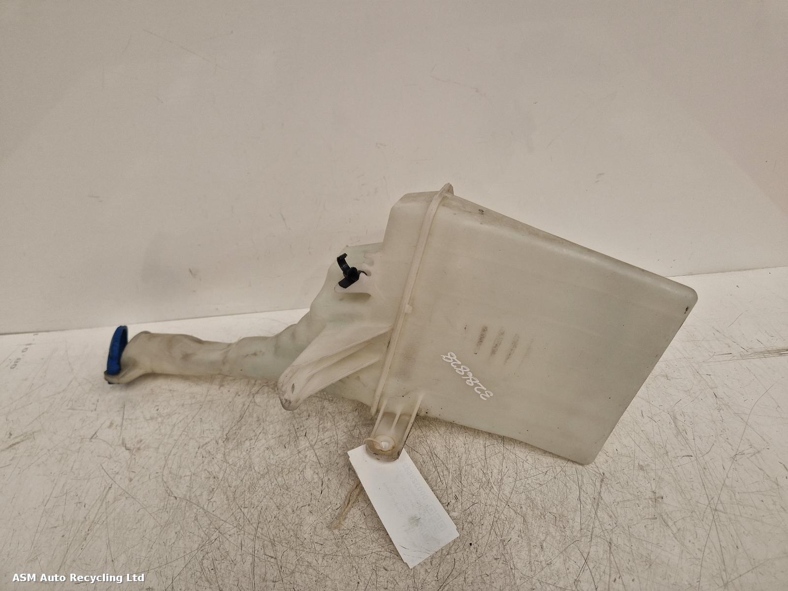 View Auto part Washer Bottle Hyundai I20 2009