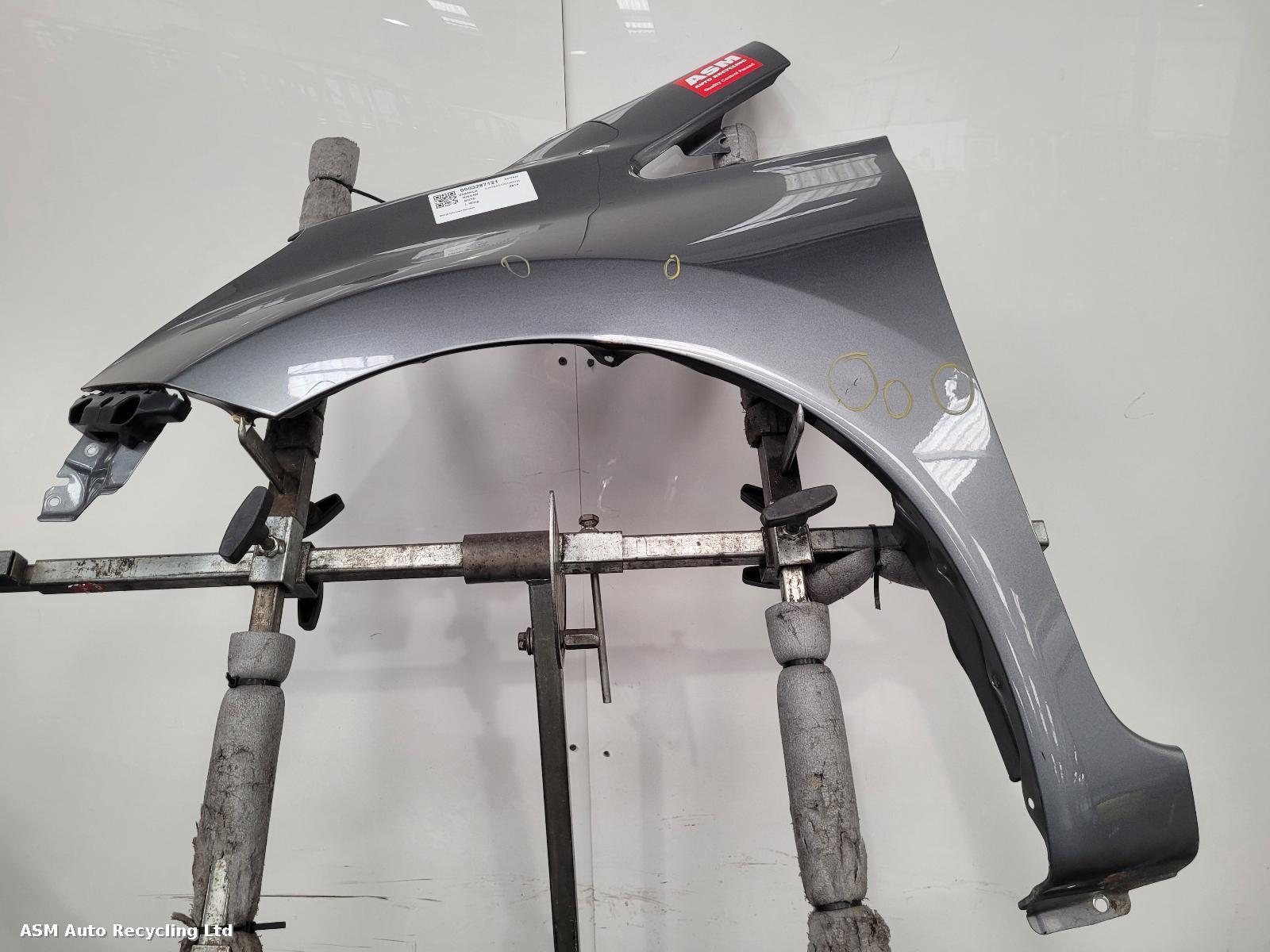 View Auto part L Wing Nissan Note 2014