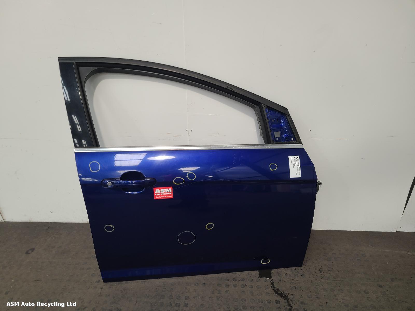 View Auto part R Front Door Ford Focus 2014
