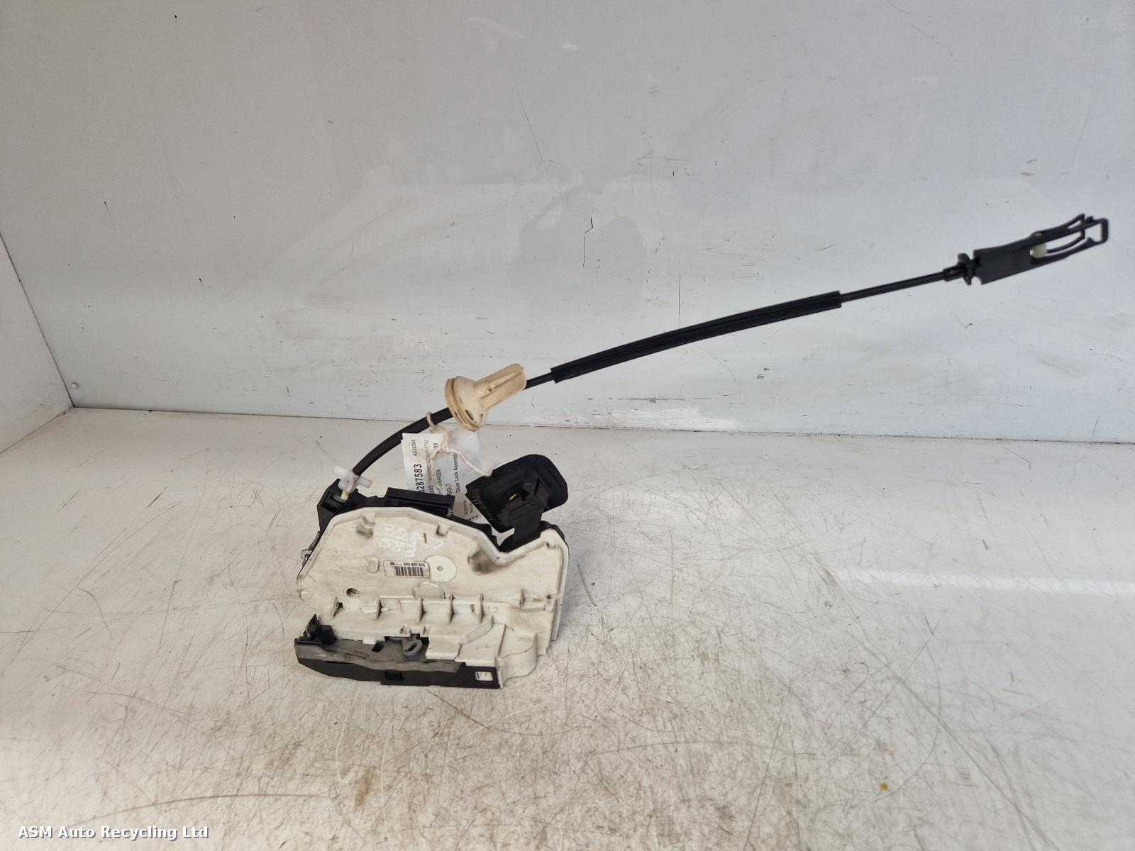 View Auto part Door Lock Assembly Volkswagen Golf 2009