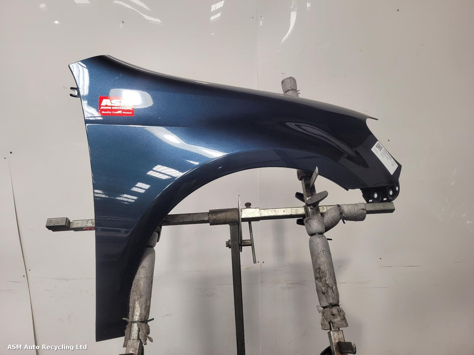 View Auto part R Wing Volkswagen Golf 2009
