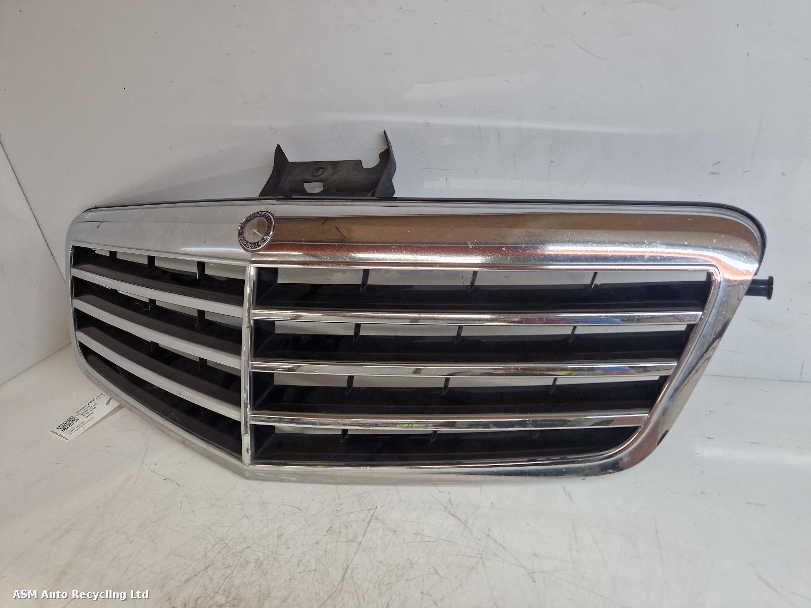 View Auto part Grille Mercedes E Class 2011