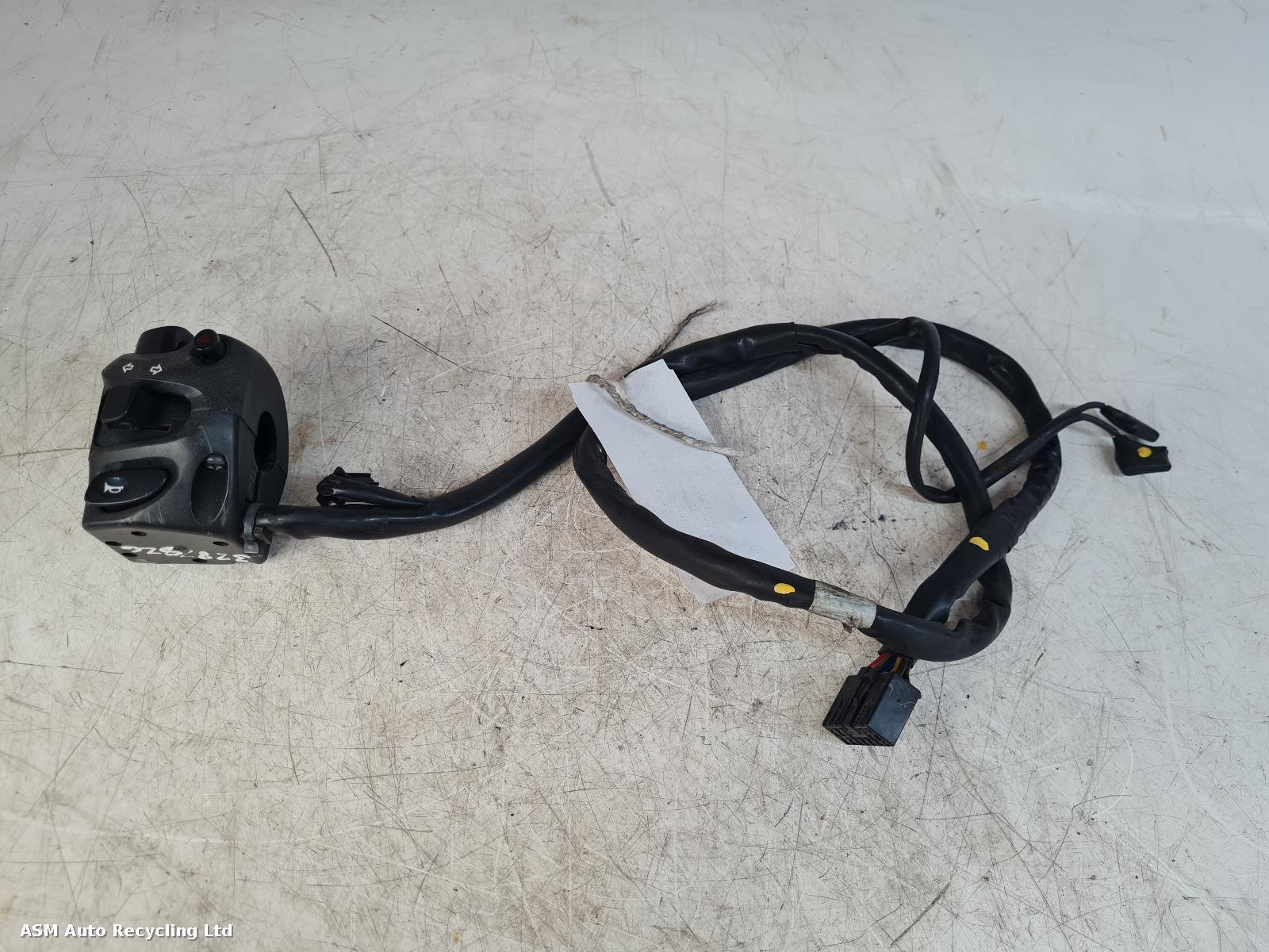 View Auto part LH Switch Gear Yamaha Fz1 N 2012