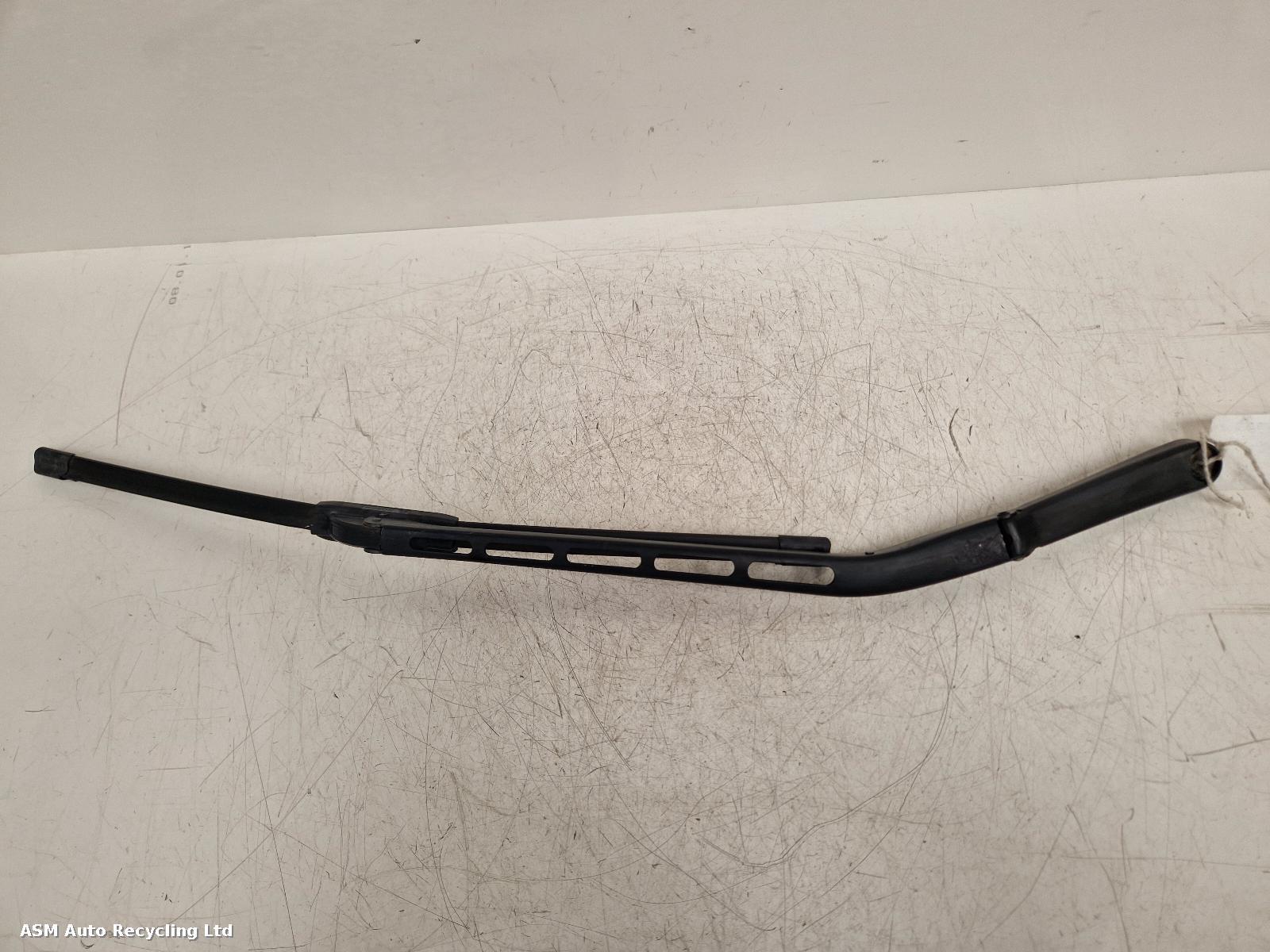 View Auto part Wiper Arm Mercedes C Class 2006
