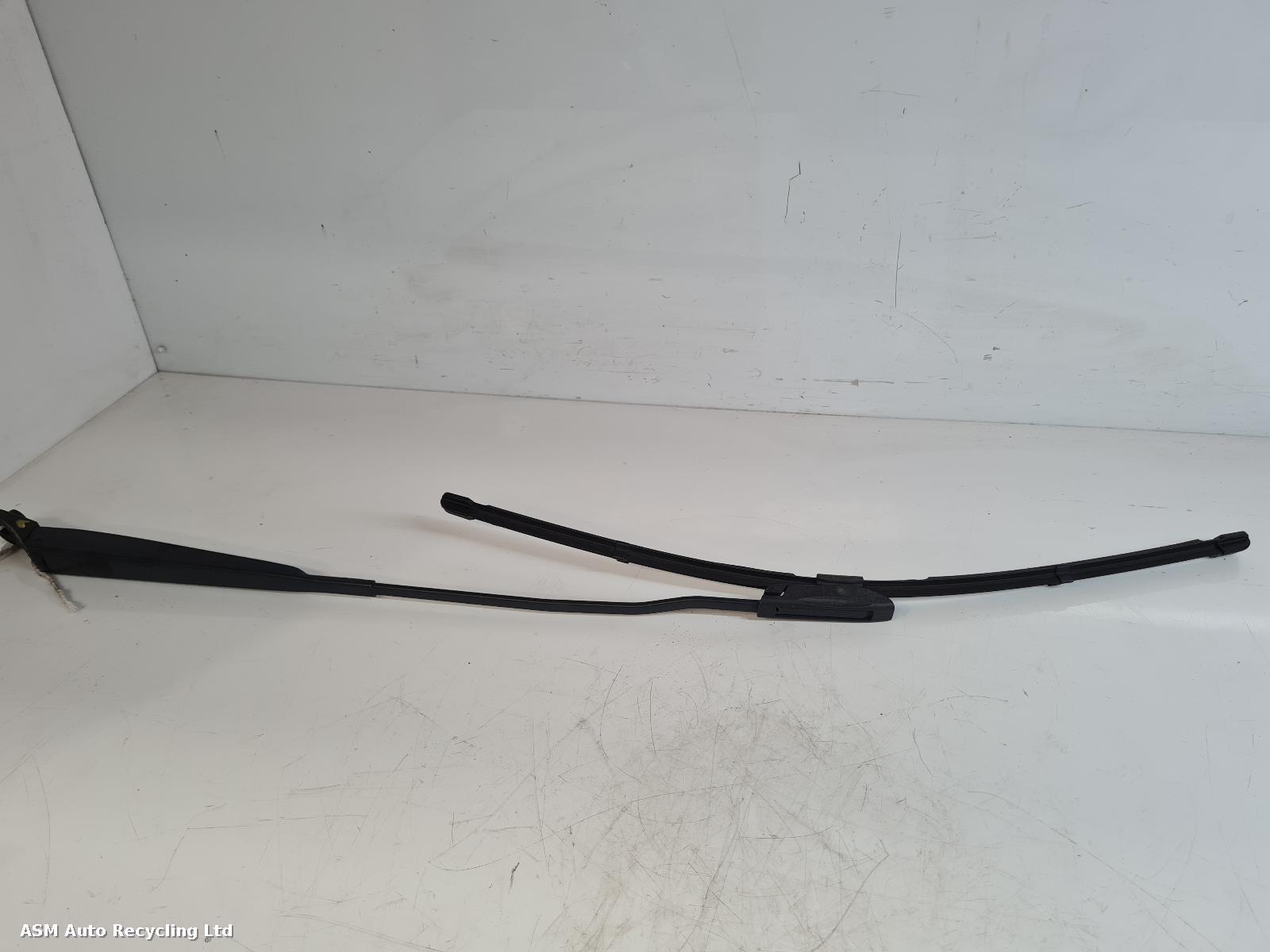 View Auto part Wiper Arm Mercedes Citan 2015