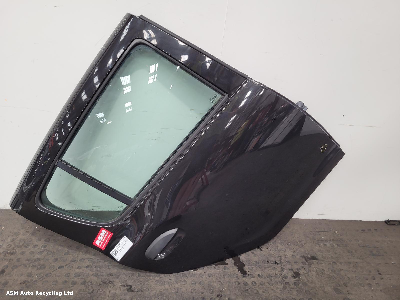 View Auto part R Rear Door Dacia Sandero Stepway 2015