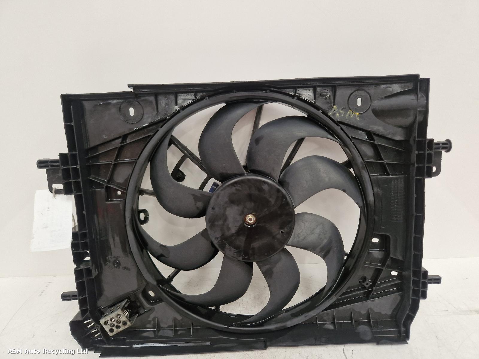 View Auto part Engine Cooling Motor Dacia Sandero Stepway 2015