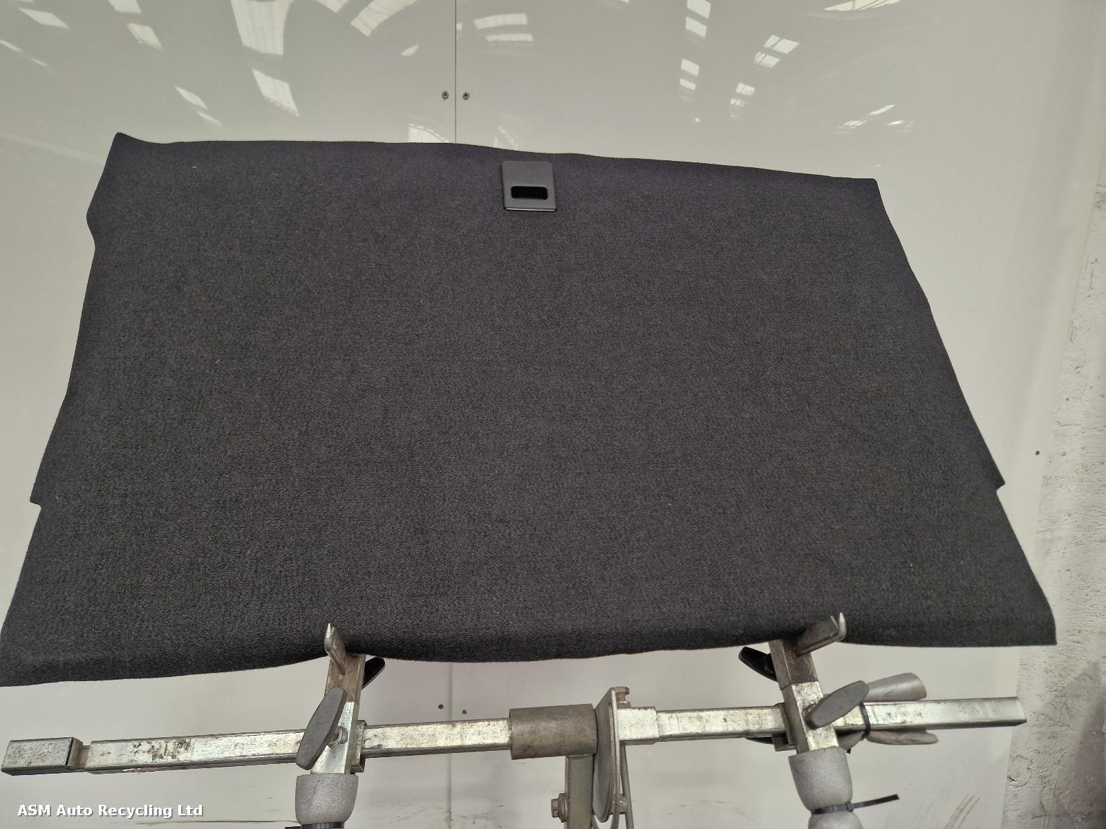 View Auto part Floor Mats/Boot Liner Volkswagen Golf 2025