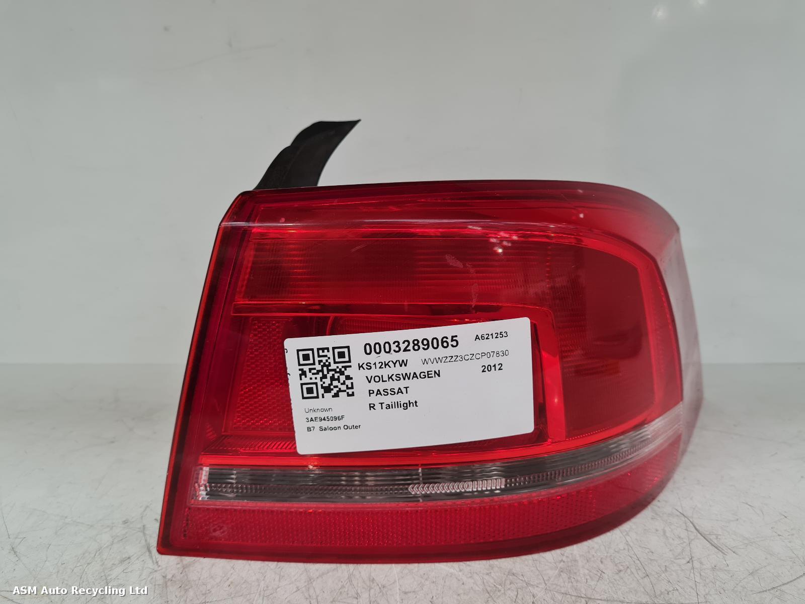 View Auto part R Taillight Volkswagen Passat 2012