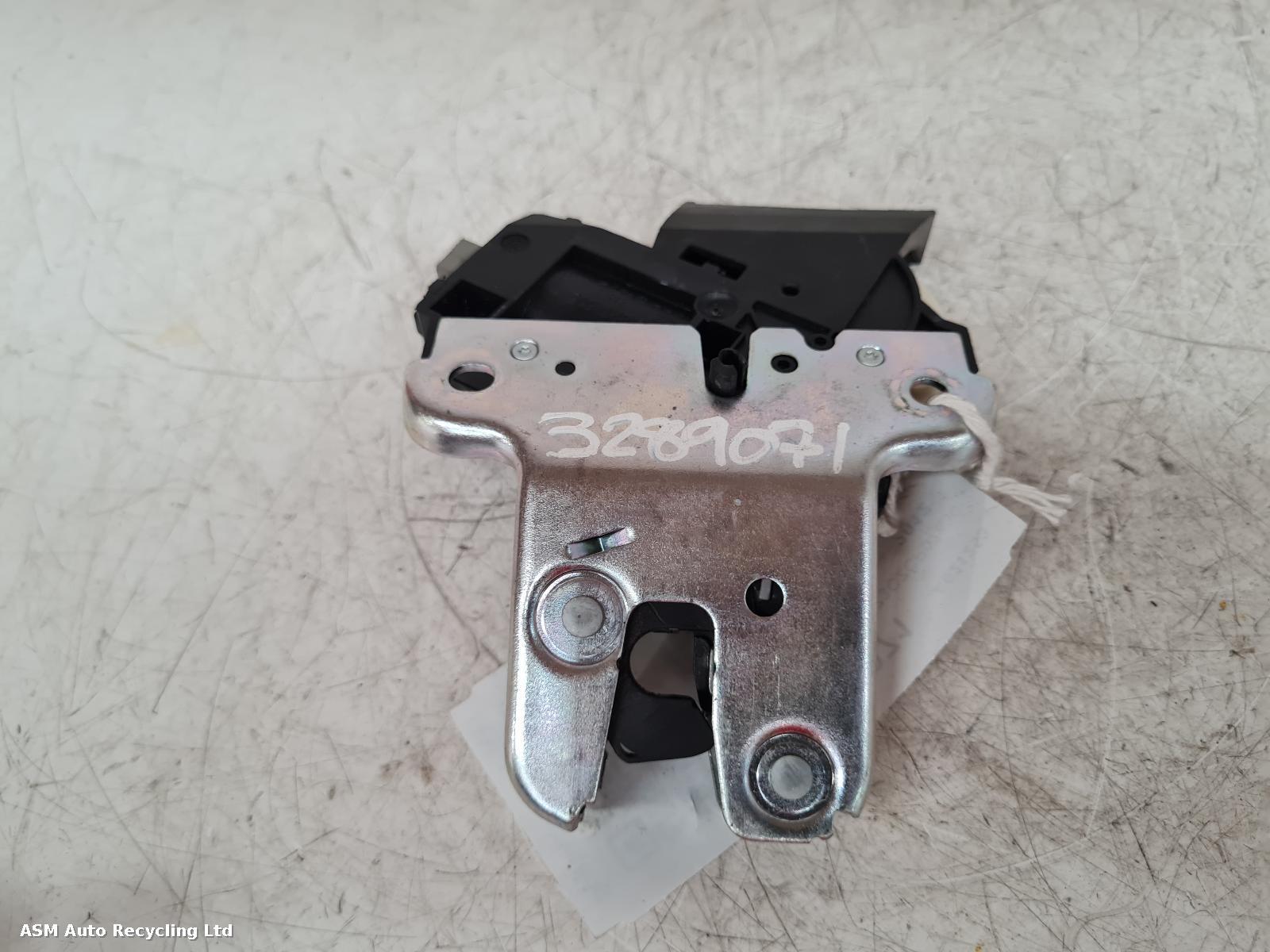 View Auto part Bootlid/Tailgate Lock Volkswagen Passat 2012