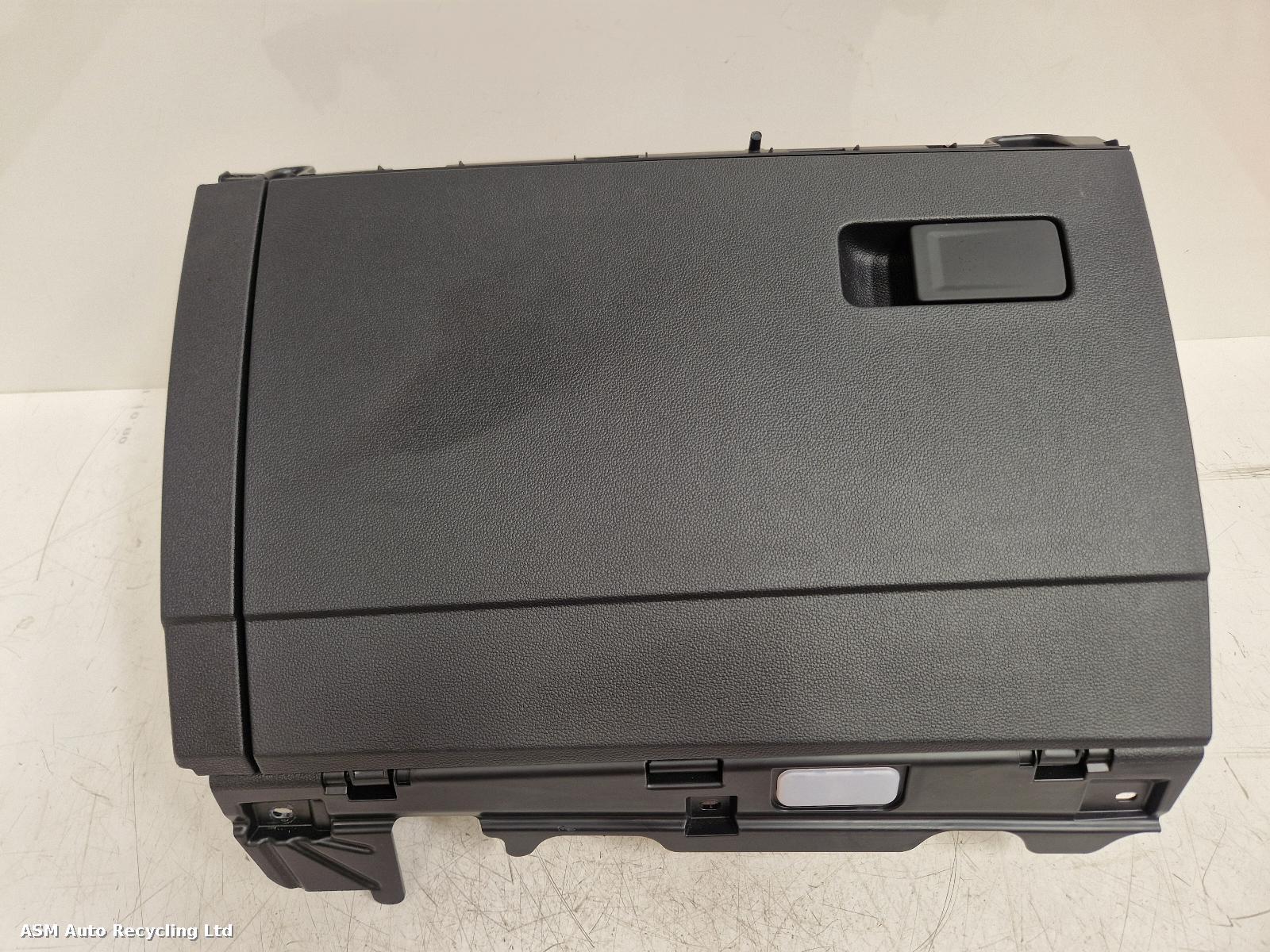 View Auto part Glove Box Volkswagen Golf 2025