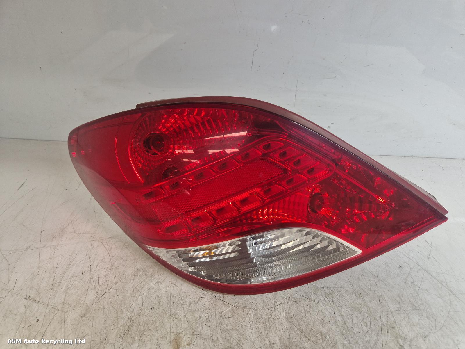View Auto part L Taillight Peugeot 207 2011