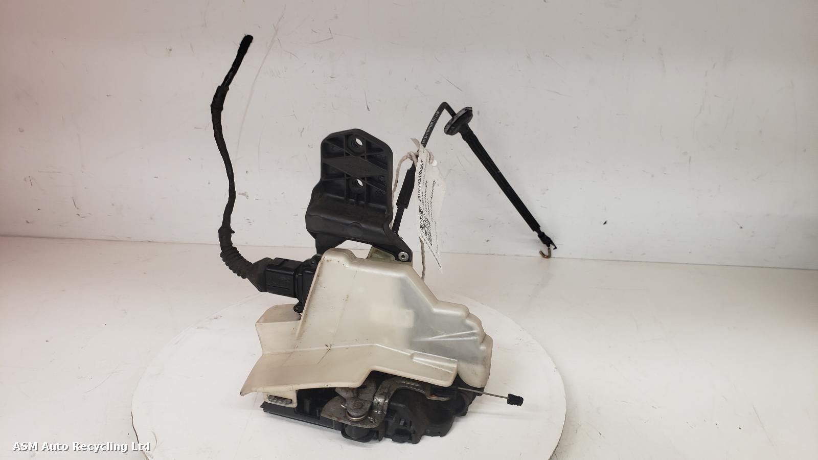 View Auto part Door Lock Assembly Volkswagen Passat 2005
