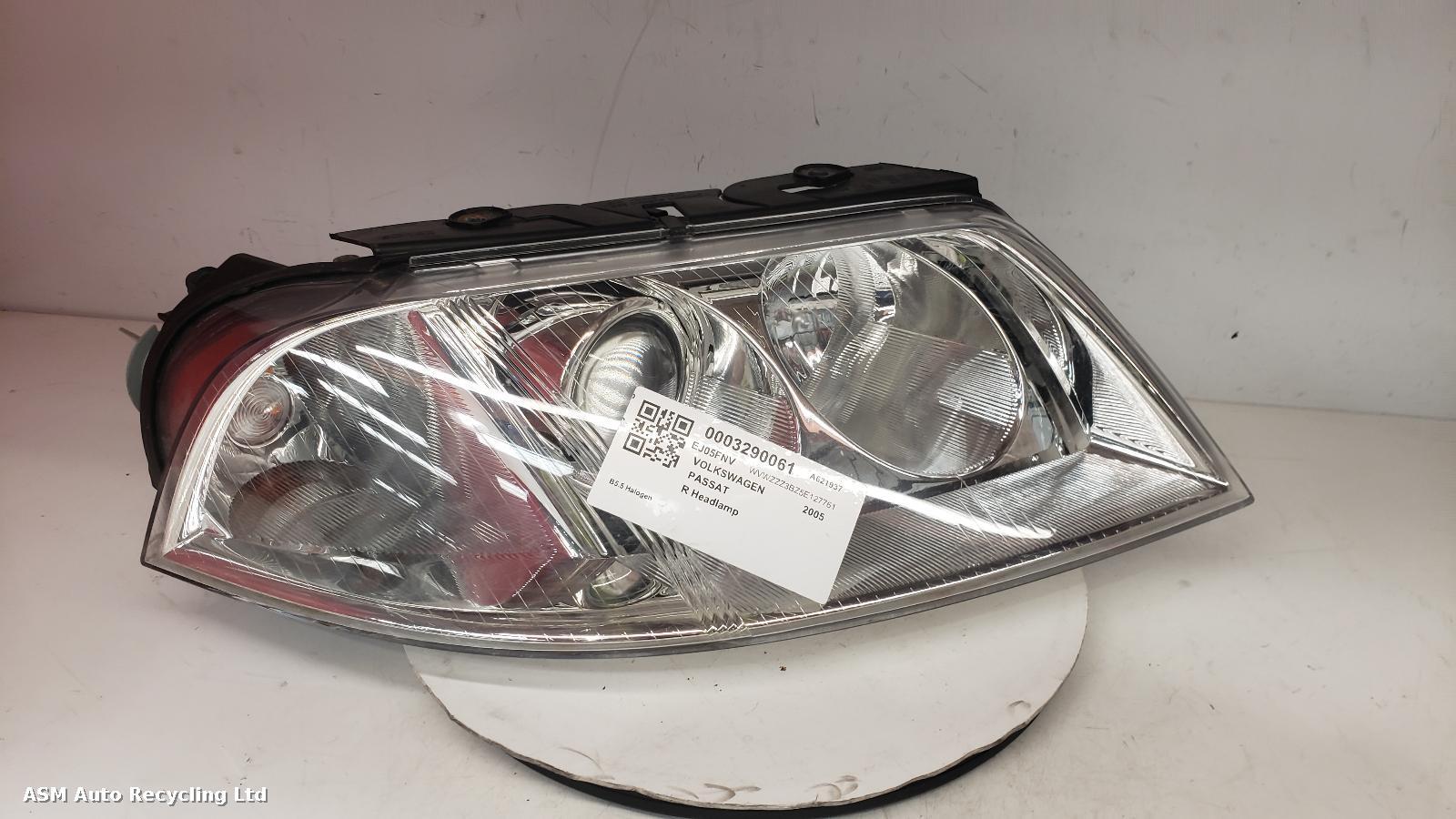 View Auto part R Headlamp Volkswagen Passat 2005