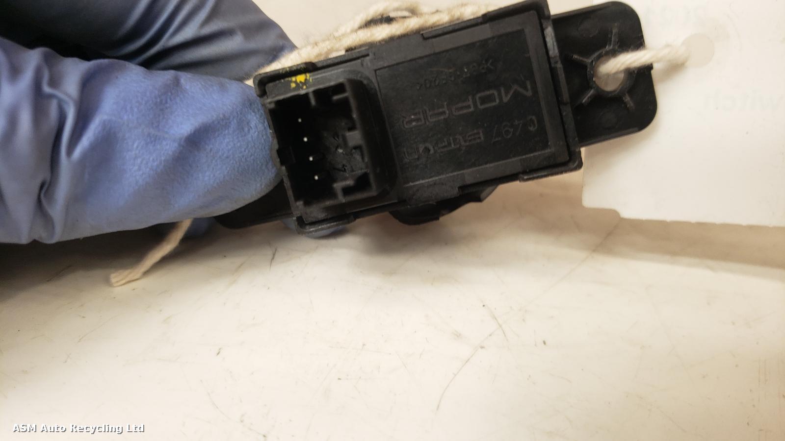 View Auto part Elect. Window Switch Fiat 500 2021