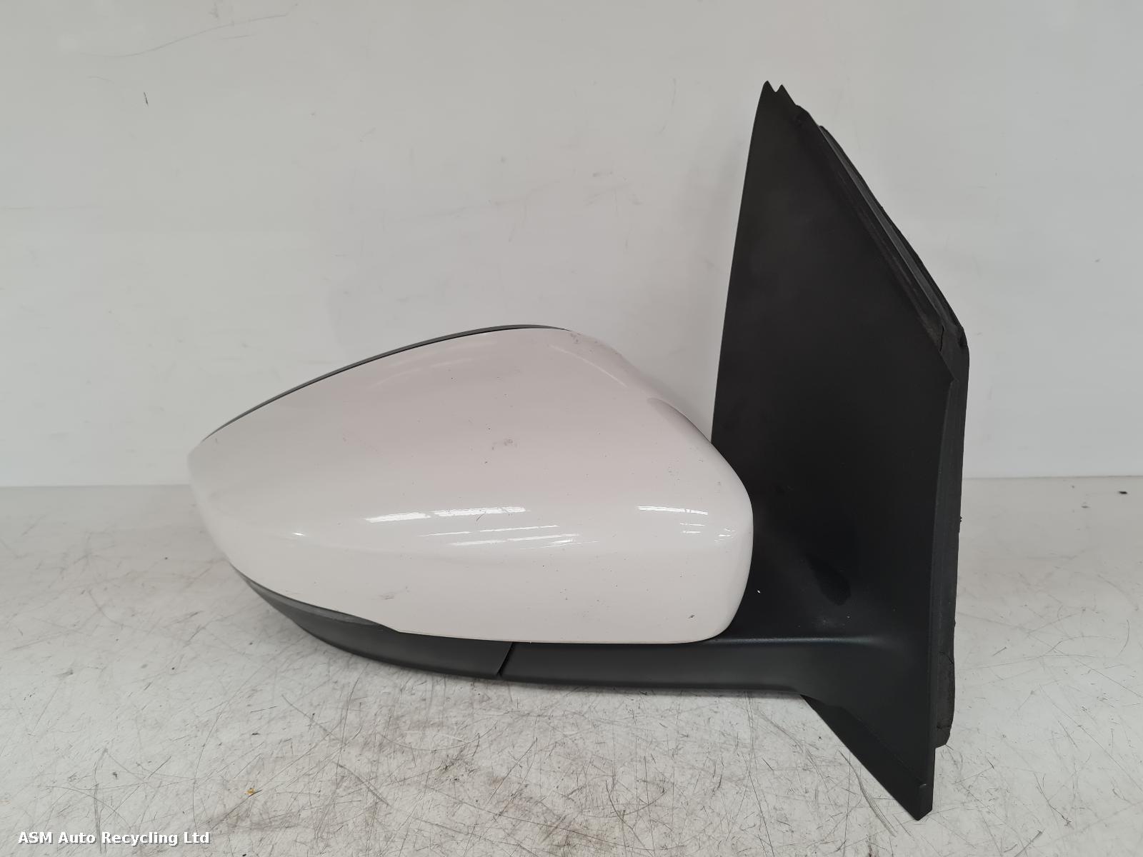 View Auto part R Door Mirror Volkswagen Polo 2010