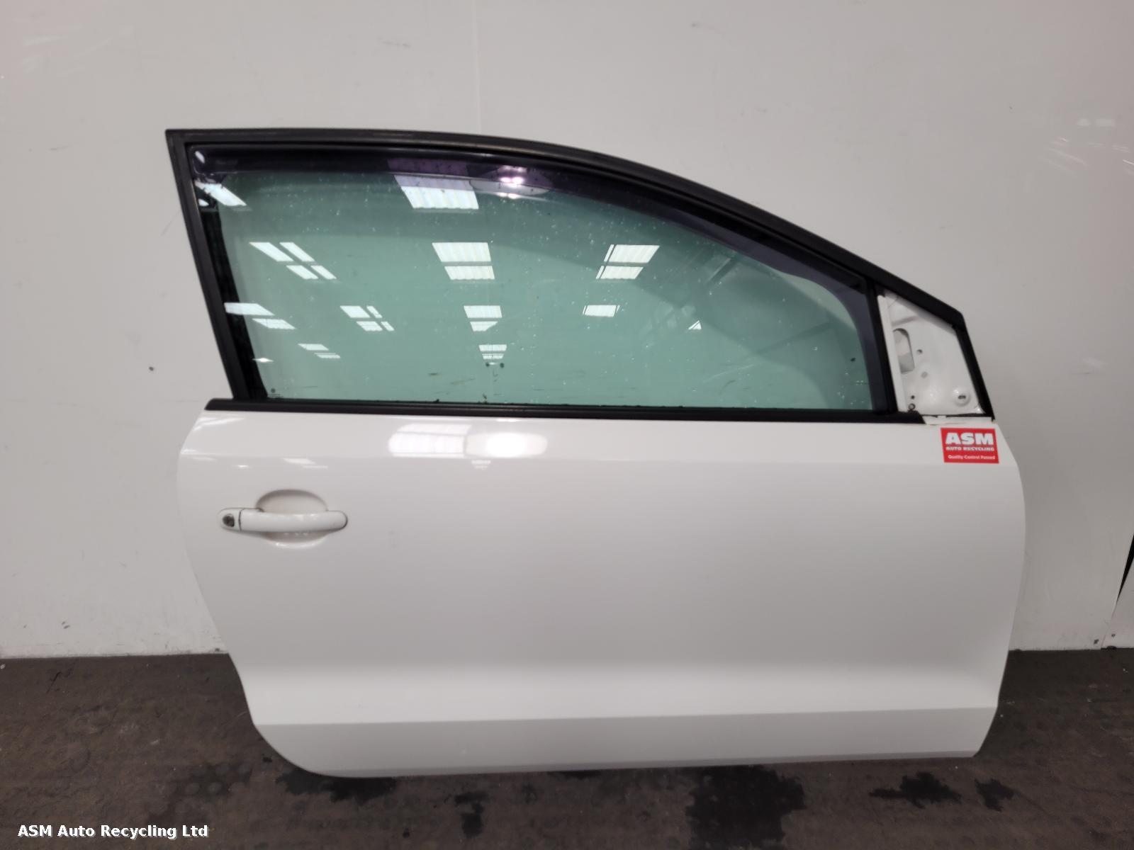 View Auto part R Front Door Volkswagen Polo 2012