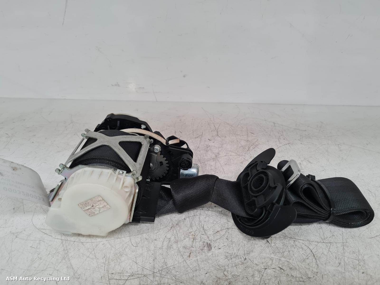 View Auto part Seat Belt Volkswagen Polo 2012
