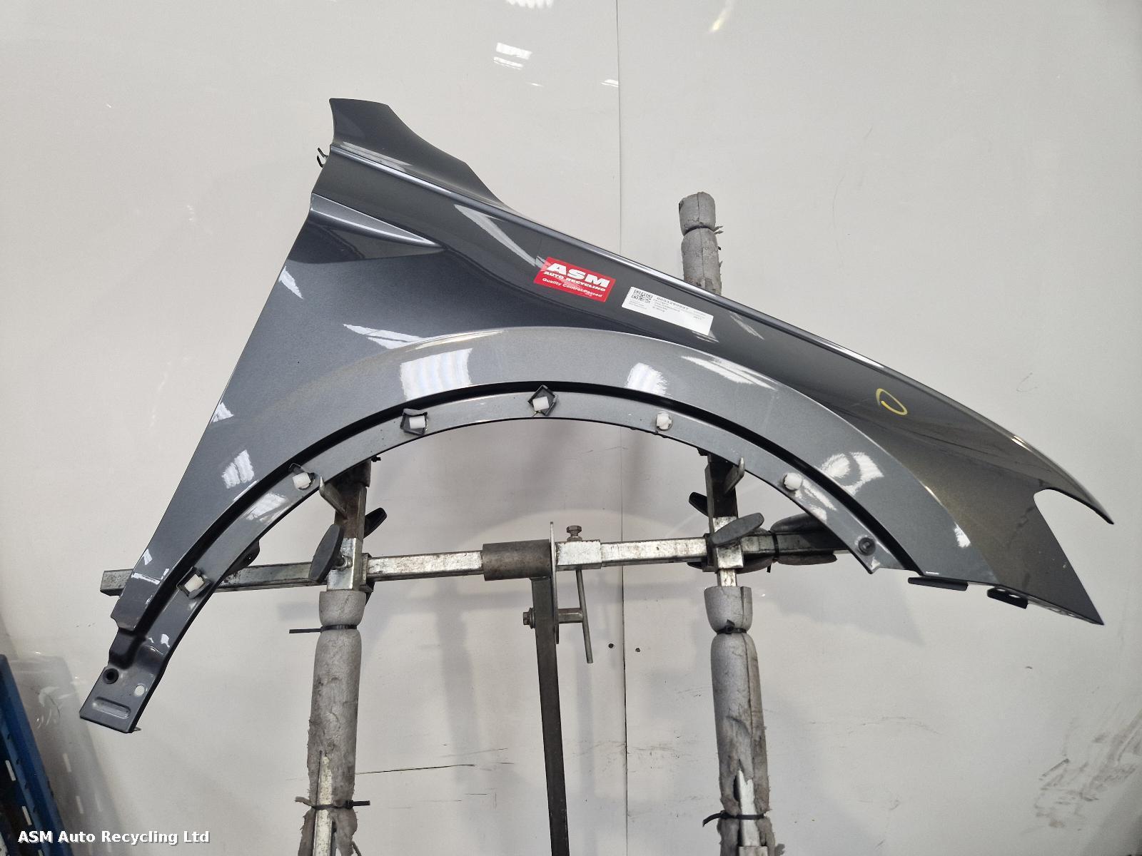 View Auto part R Wing Volkswagen Tiguan 2017