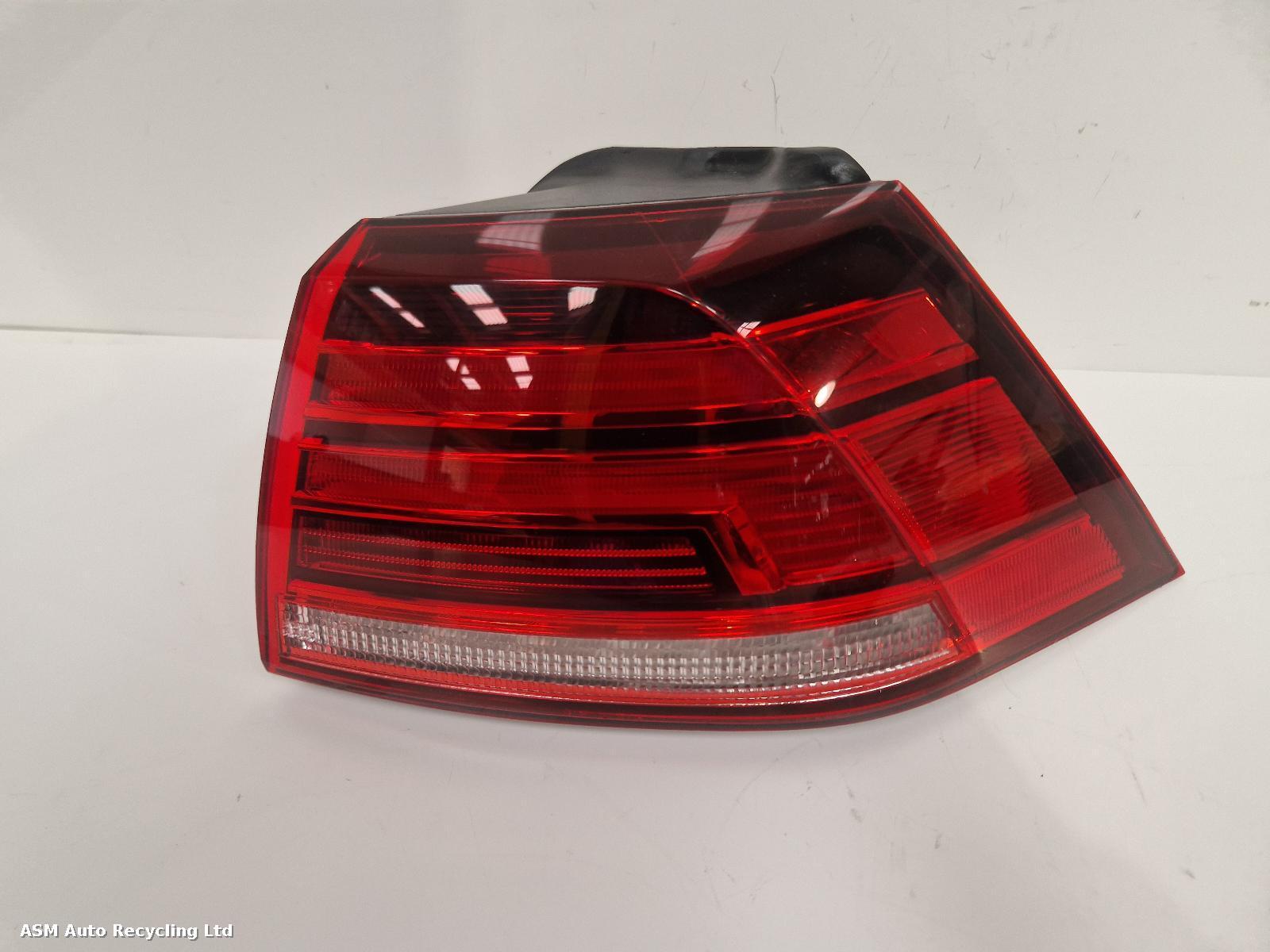 View Auto part R Taillight Volkswagen Golf 2017